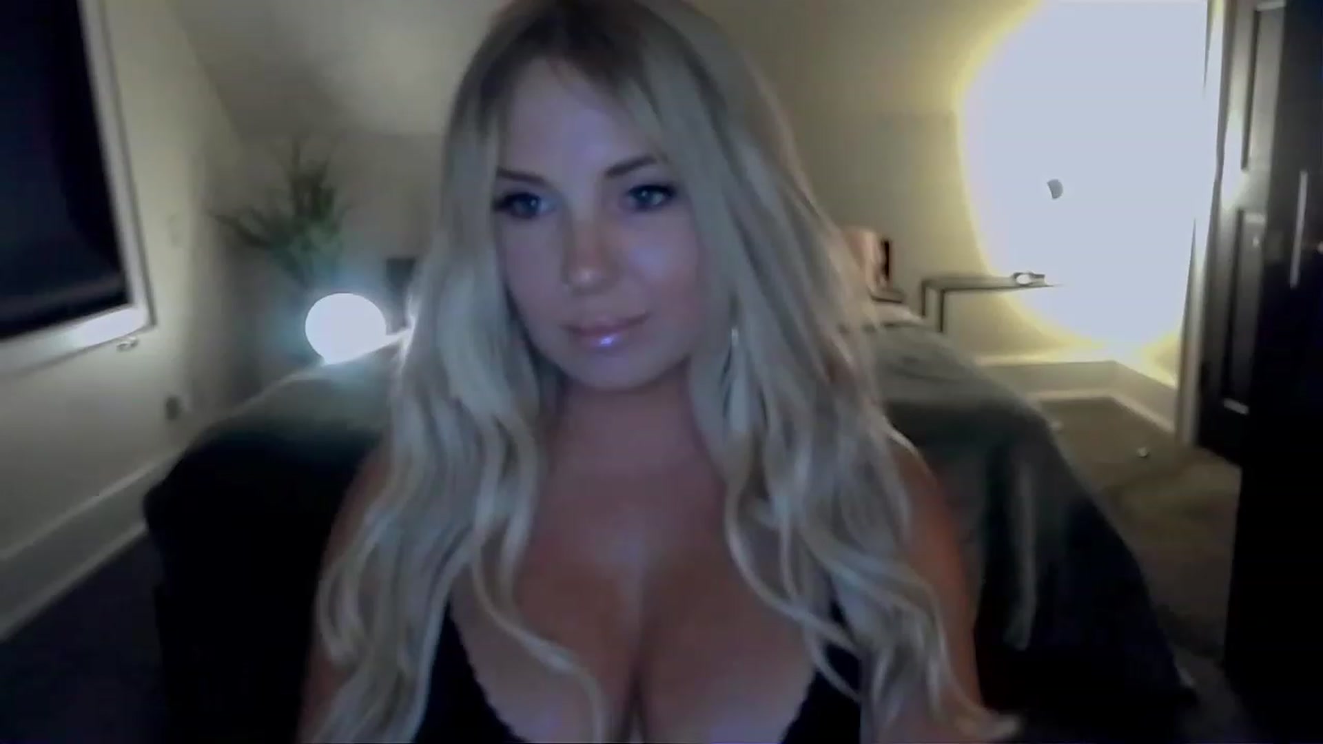 xx_scarlett video thumbnail