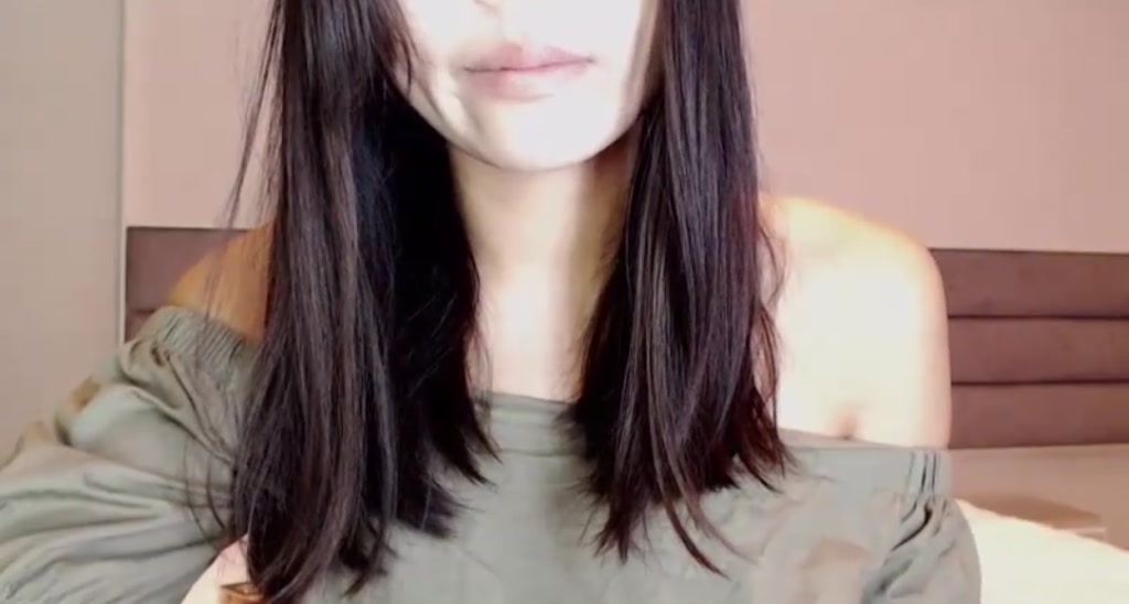 LeenaQ video thumbnail