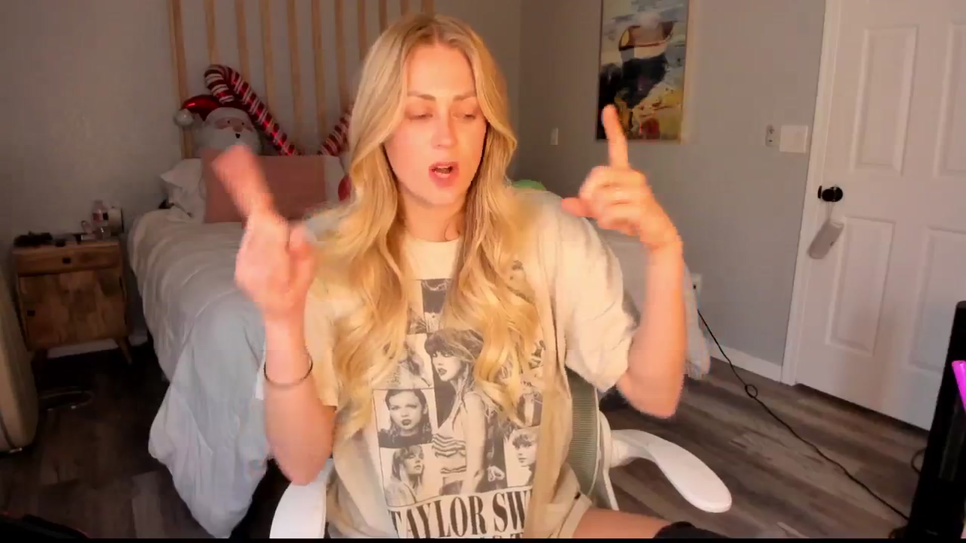AshleyyLovee video thumbnail