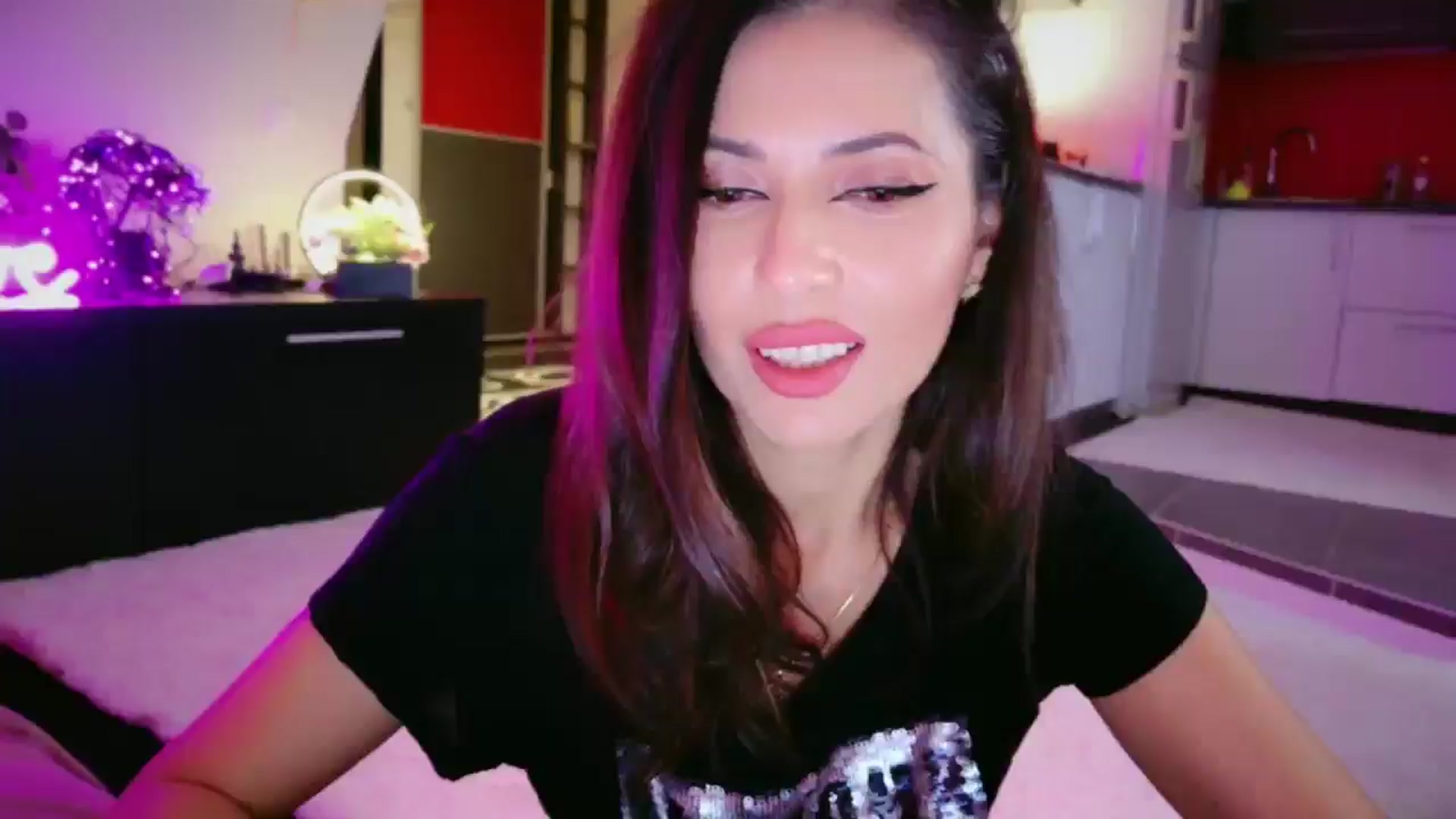SmileyTinaa video thumbnail