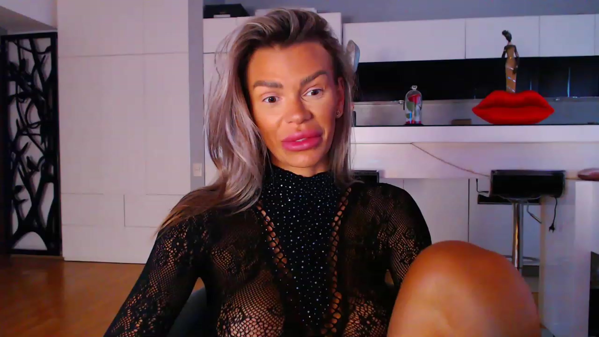 D_y_y video thumbnail