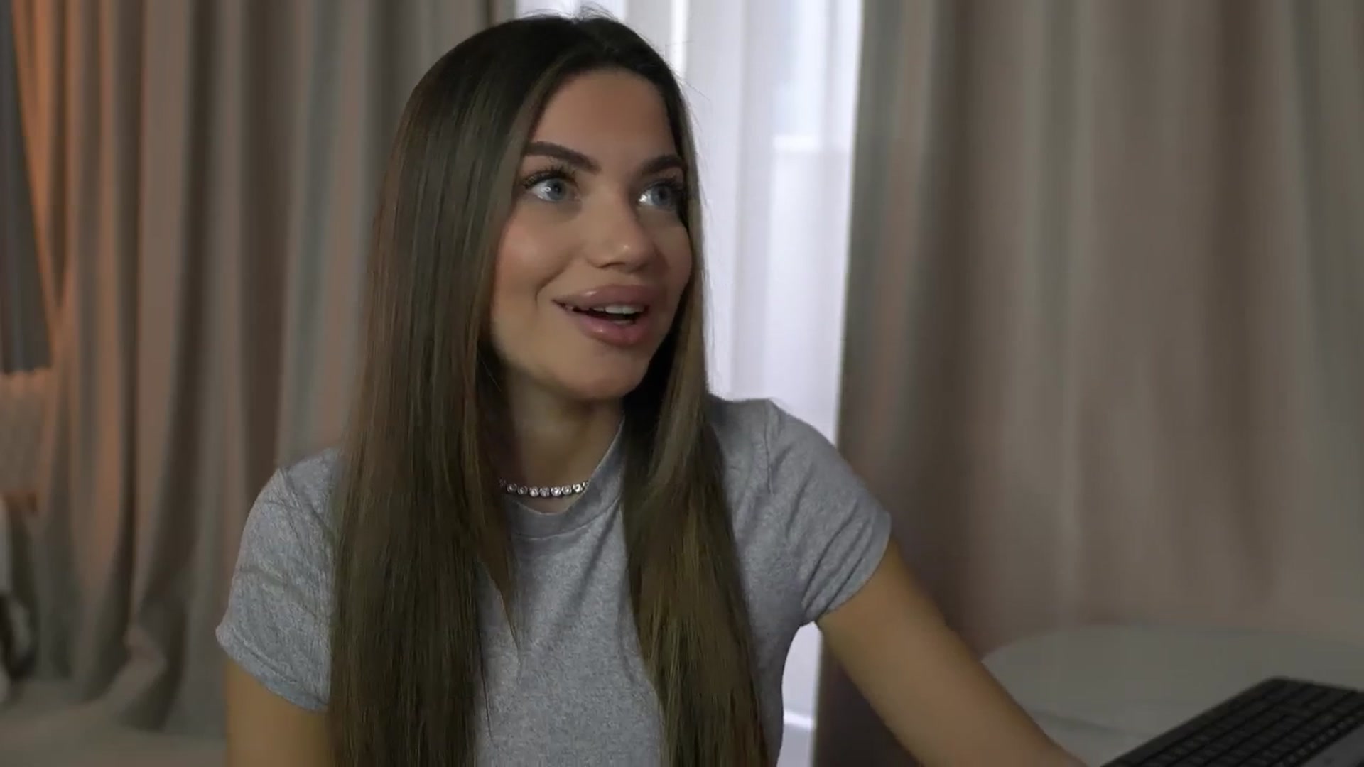 EsmeLuv video thumbnail