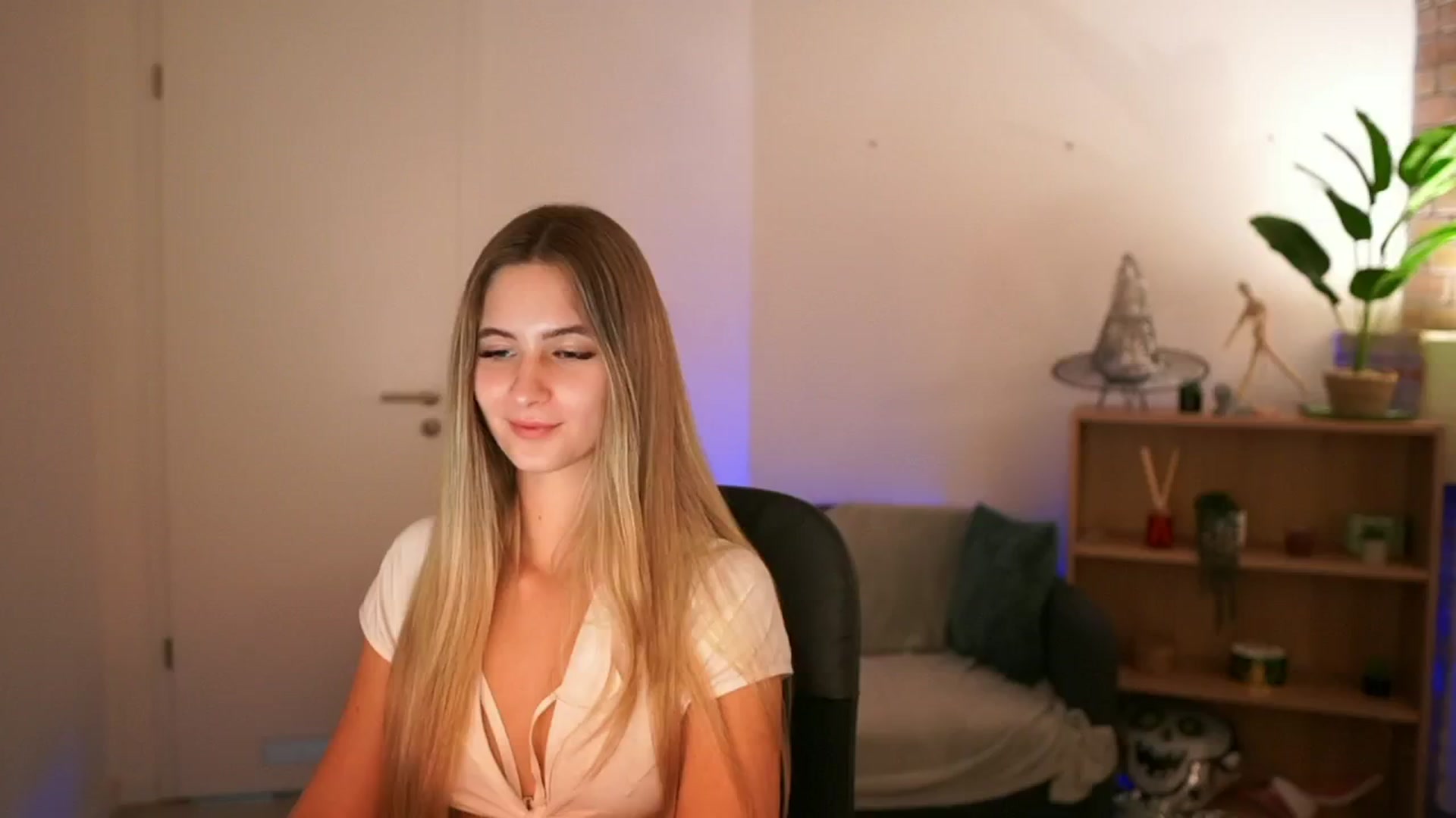 CuteGirl_18 video thumbnail
