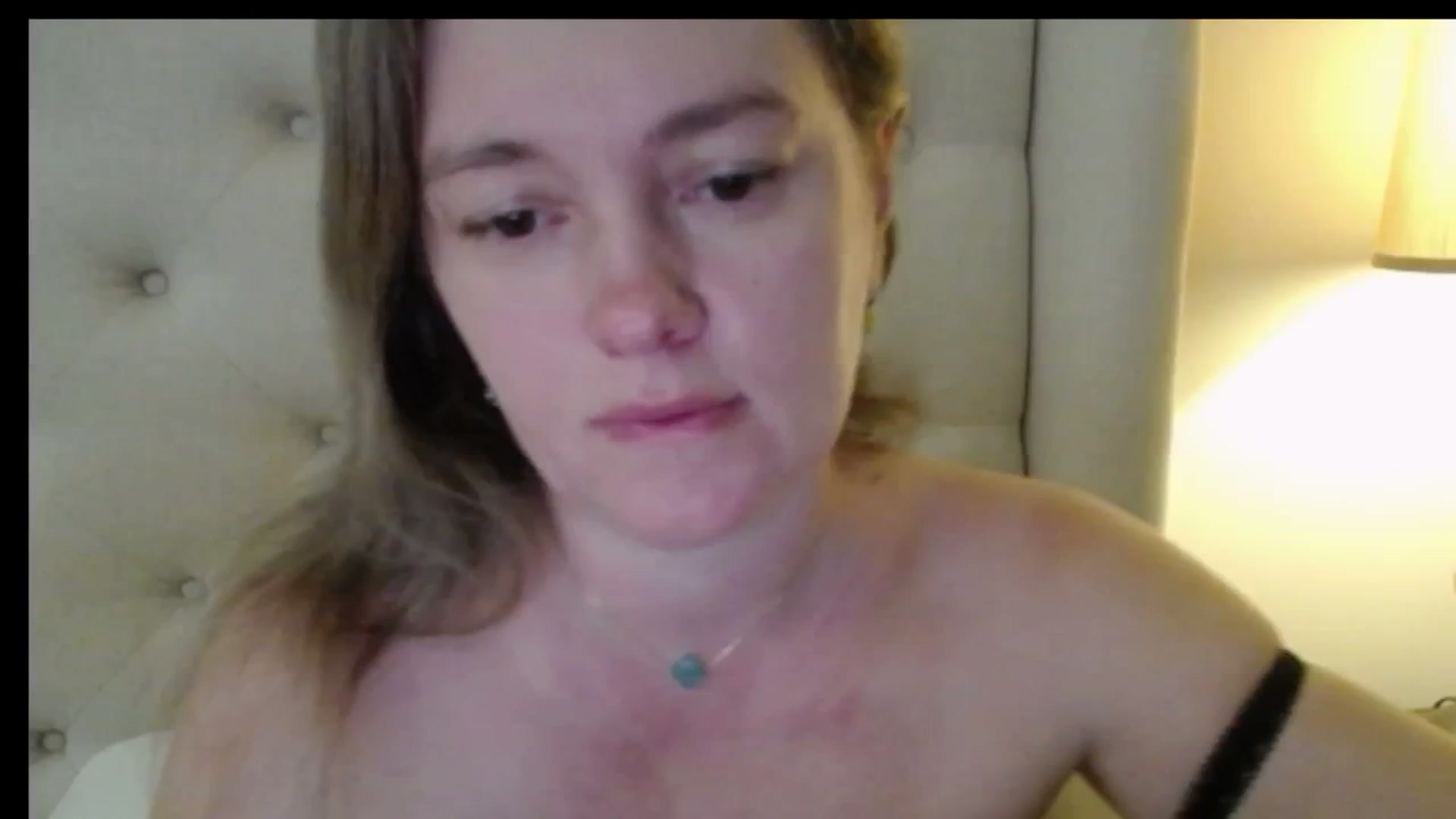 J0llye video thumbnail