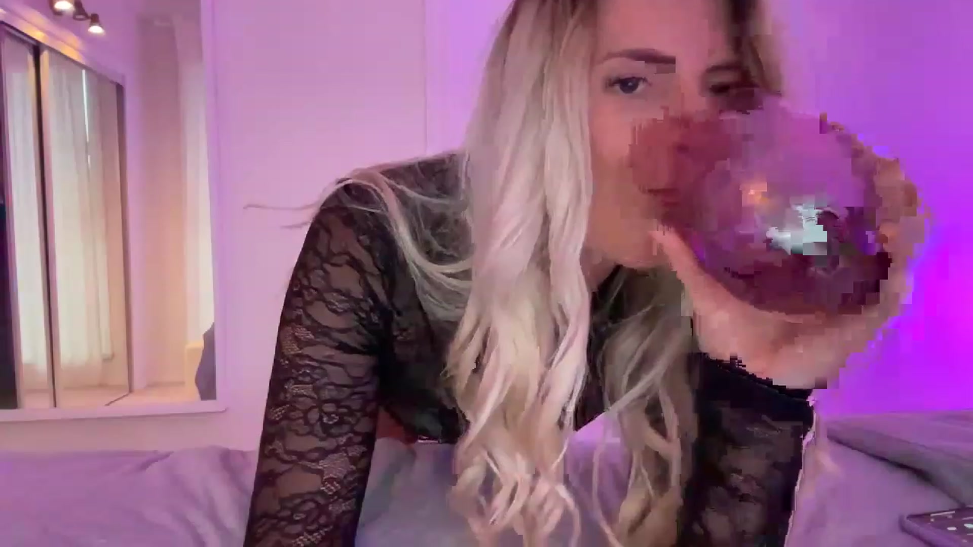 DailyTease video thumbnail