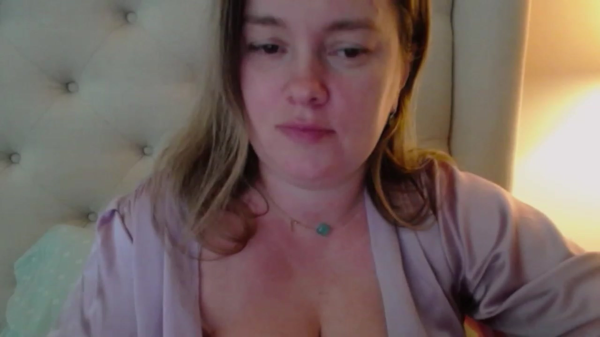 J0llye video thumbnail