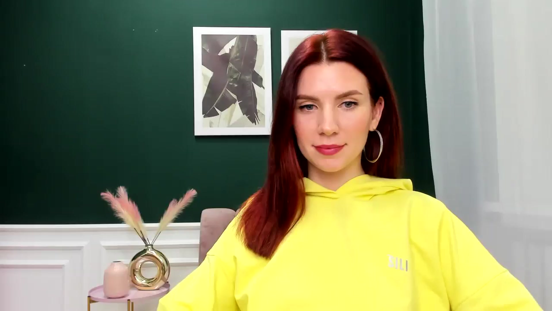 MiaLuxe video thumbnail