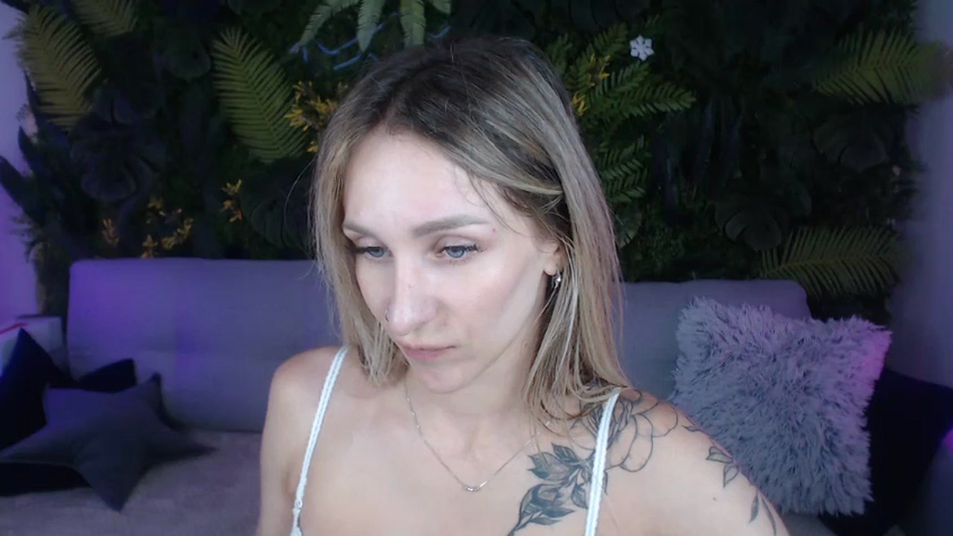 Horny_Blond video thumbnail