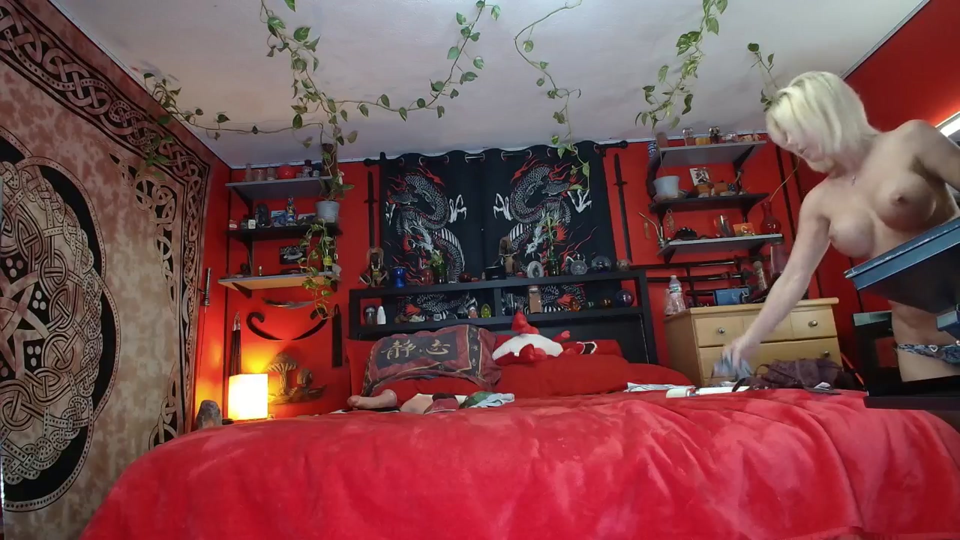HollyHanna video thumbnail
