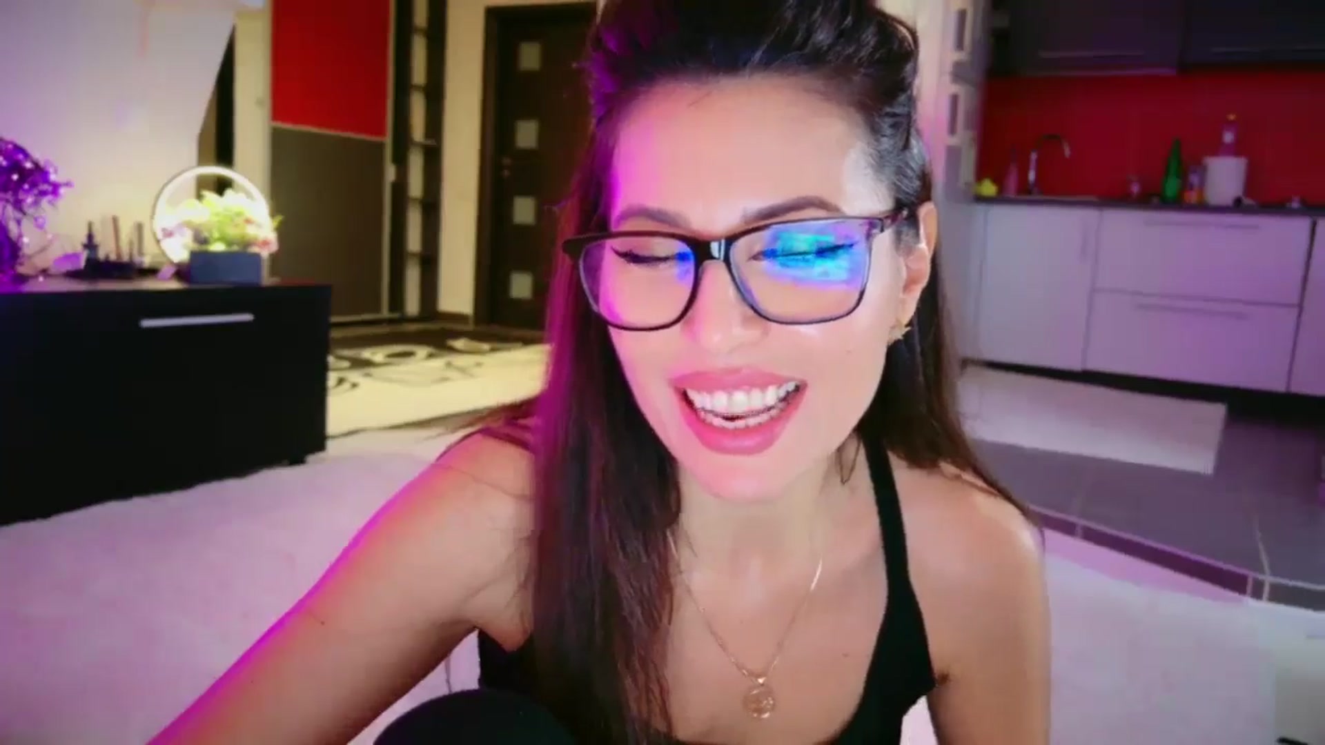 SmileyTinaa video thumbnail