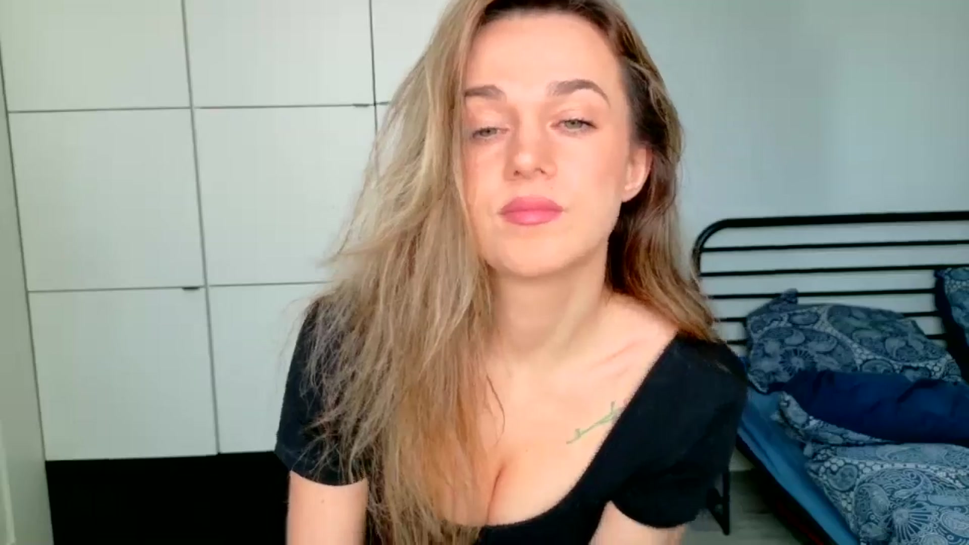 Mmminnie video thumbnail