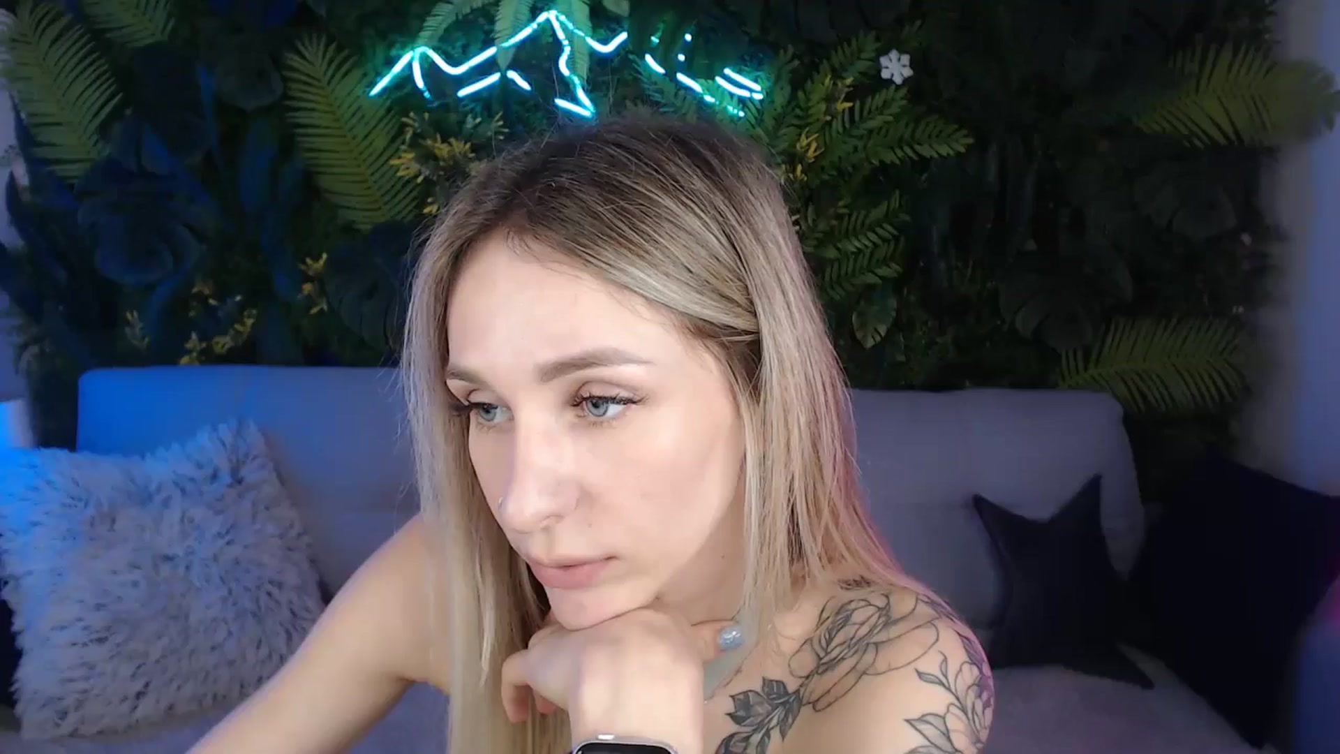 Horny_Blond video thumbnail