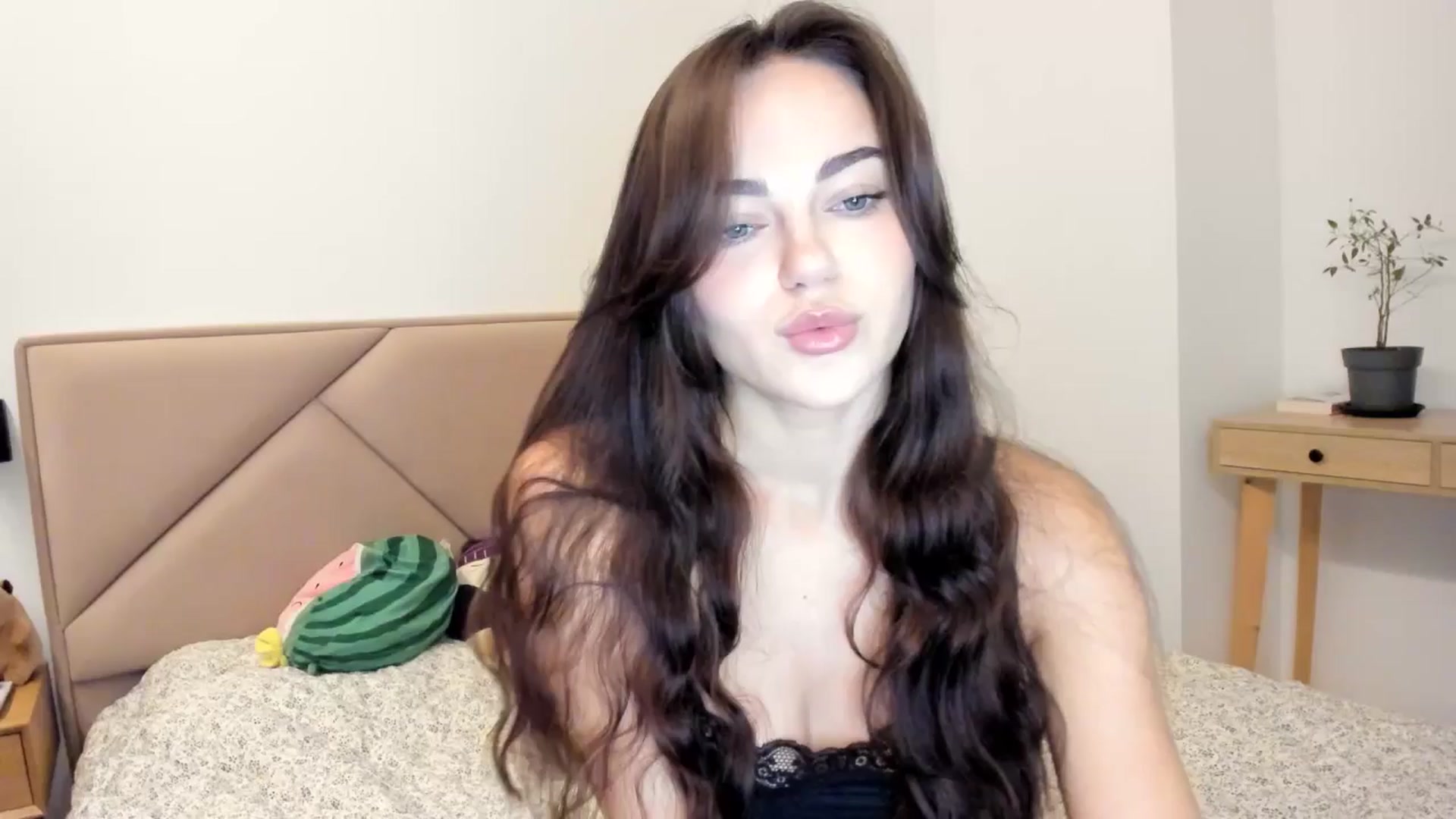 BeeTheQueen video thumbnail