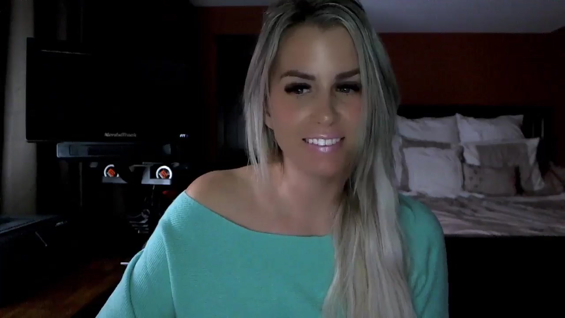 Cora9 video thumbnail