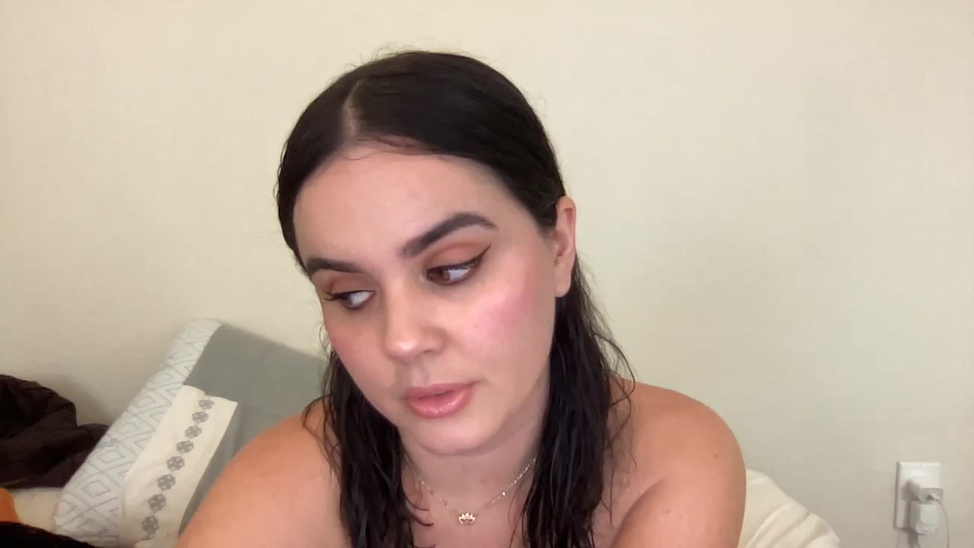 Giaislovely video thumbnail