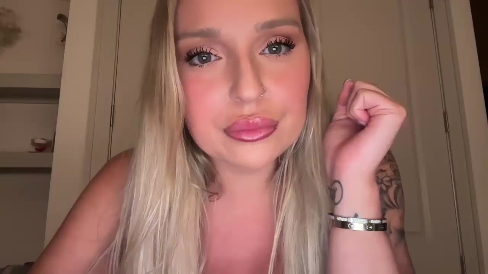 KissMyTitsPls video thumbnail