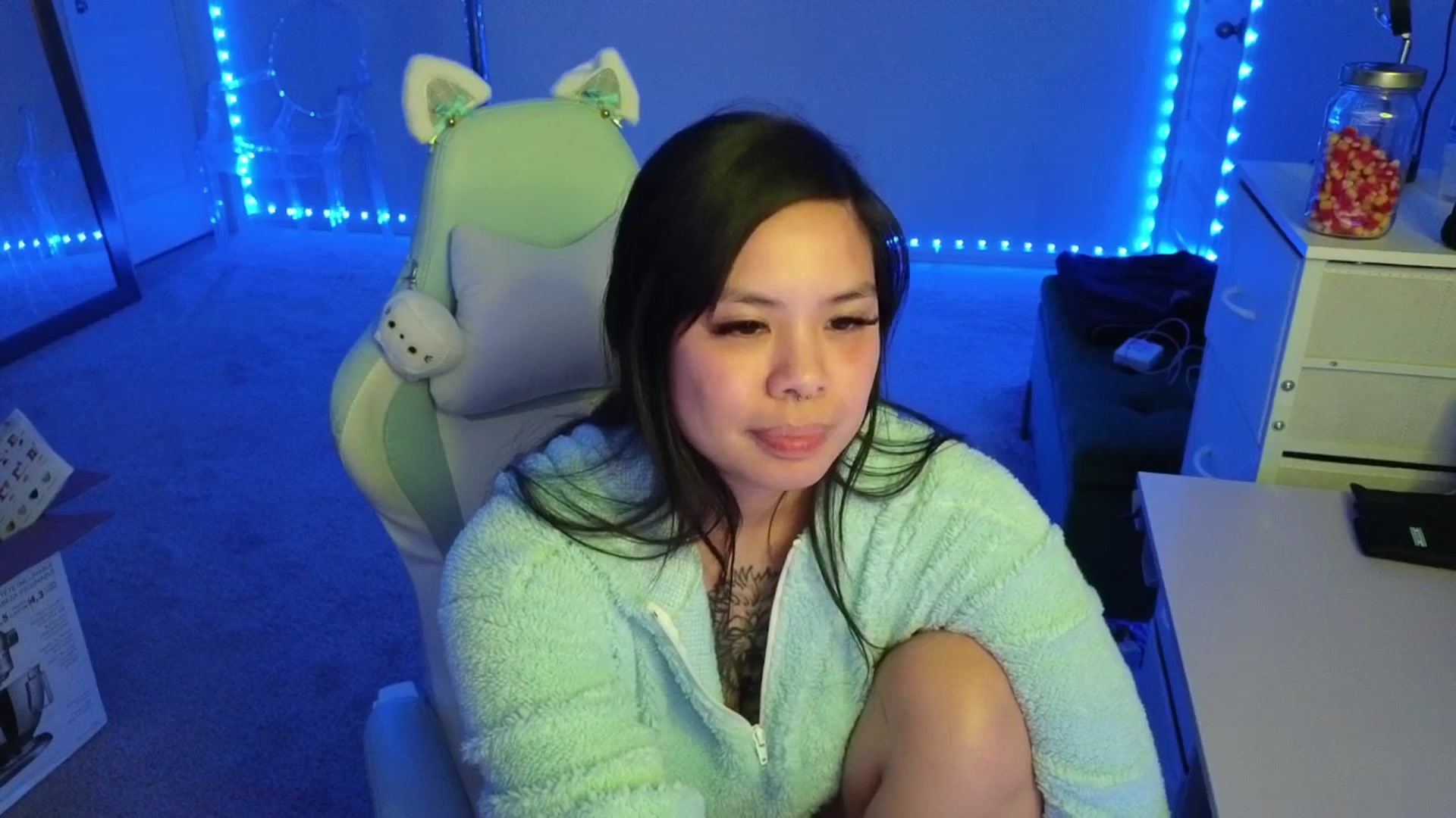 dolllface video thumbnail