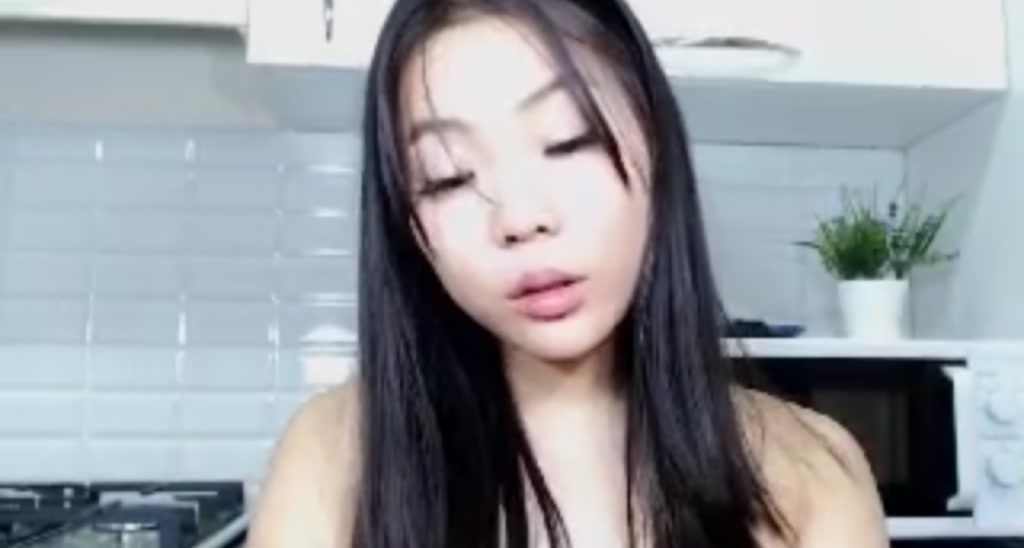 LeenaQ video thumbnail