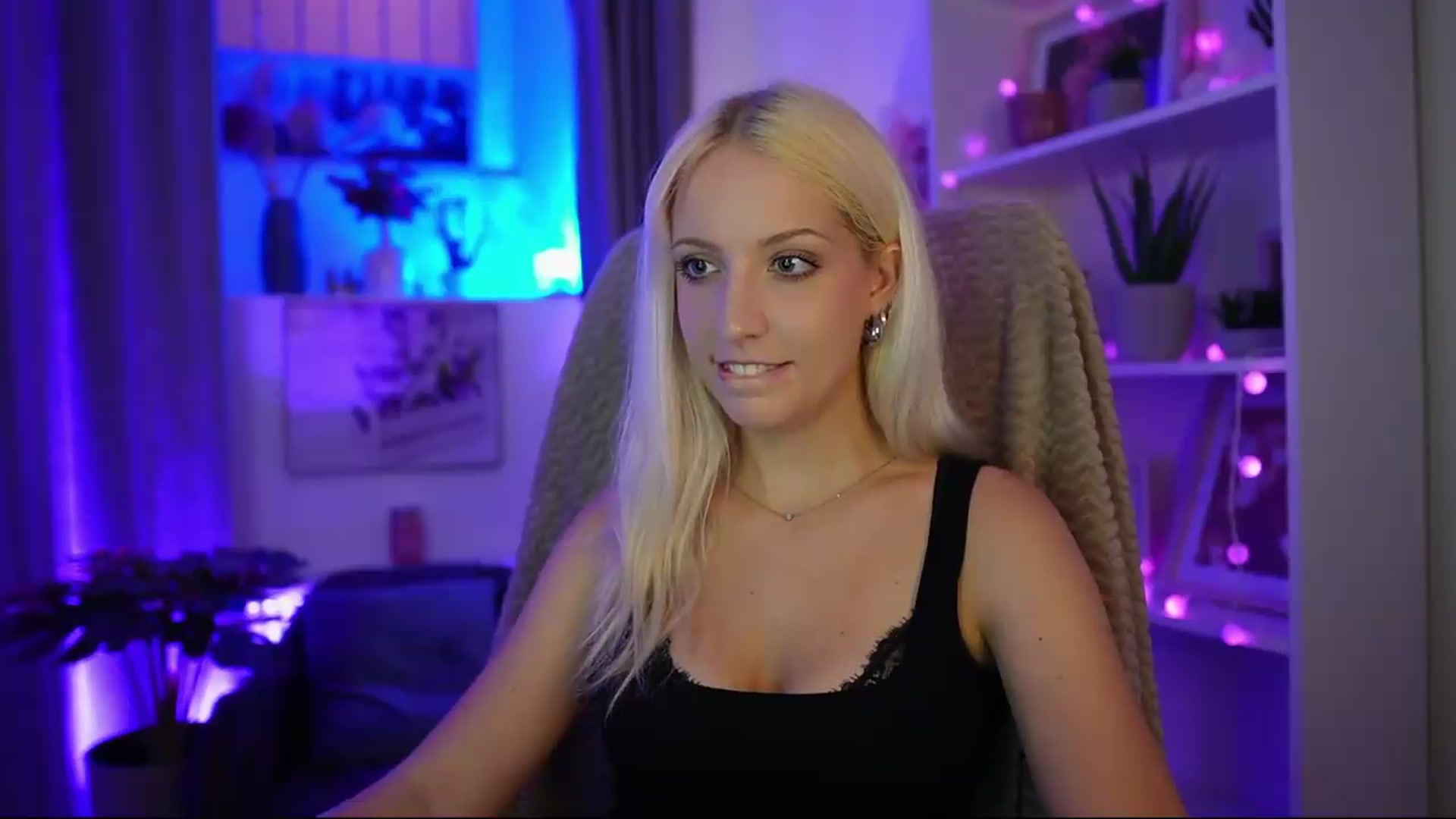 Lucy_Cutie video thumbnail