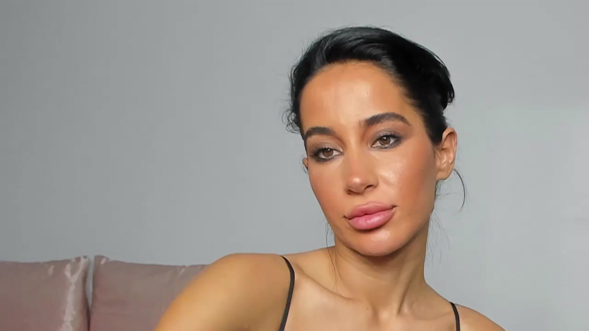 Qarinah video thumbnail