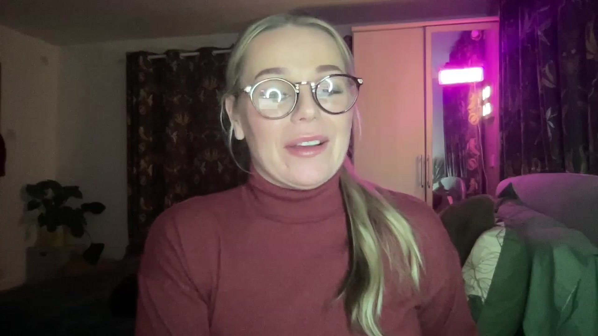Little_L video thumbnail
