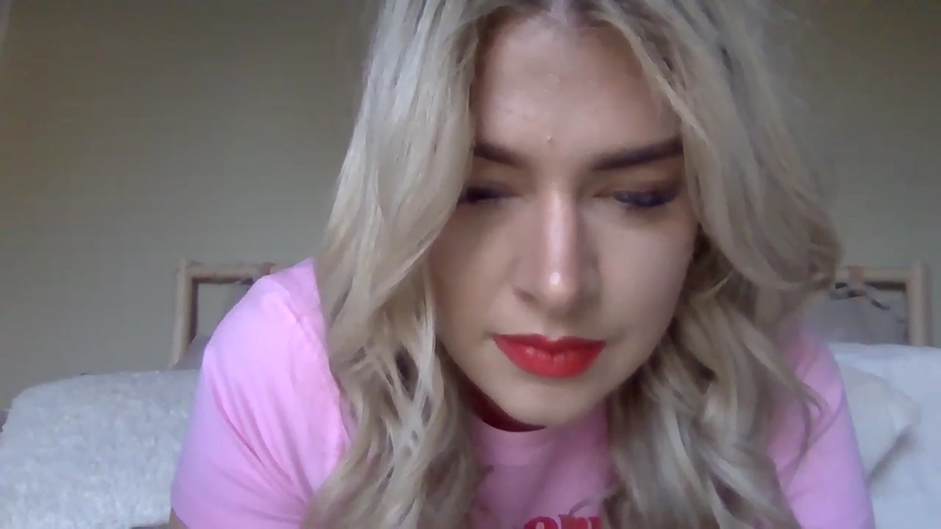 Roxy_Reveals video thumbnail