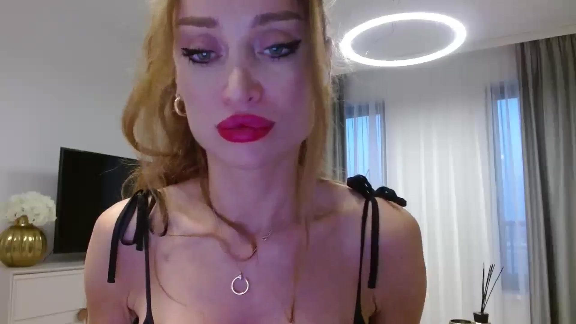 Anayys video thumbnail