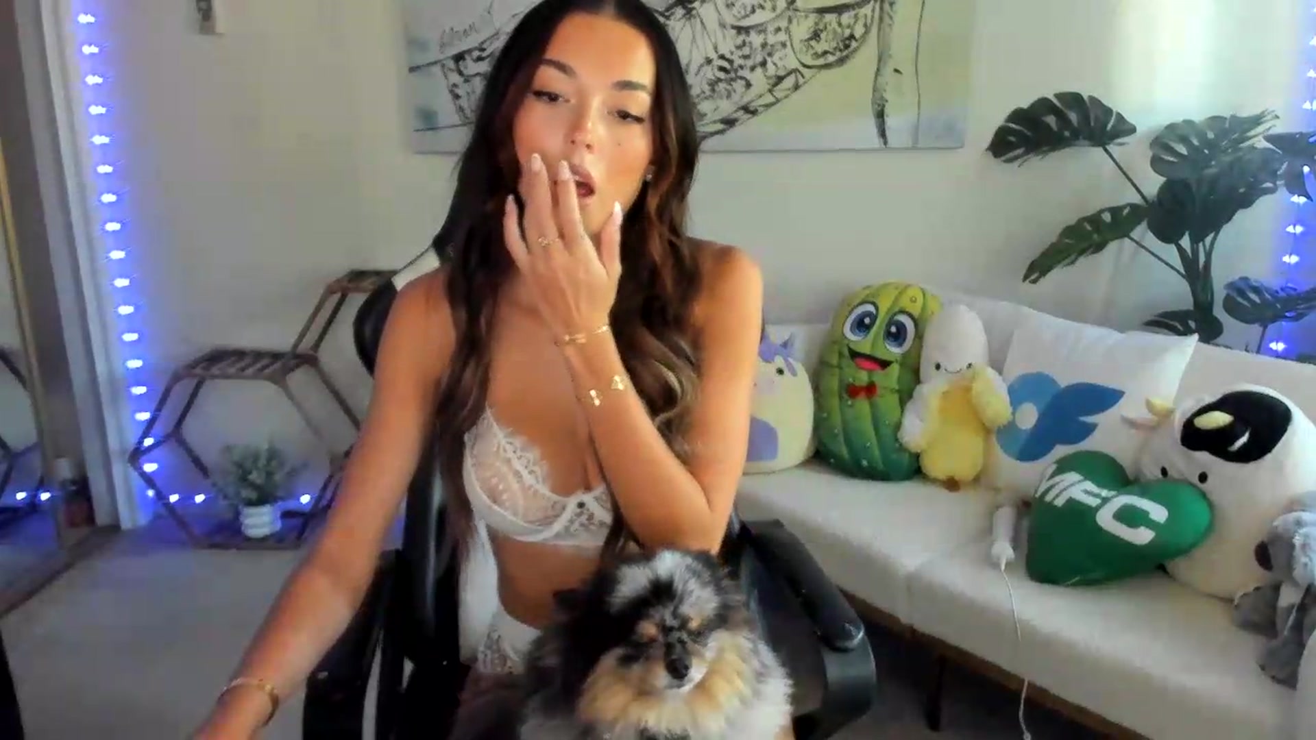 badgalsisi video thumbnail
