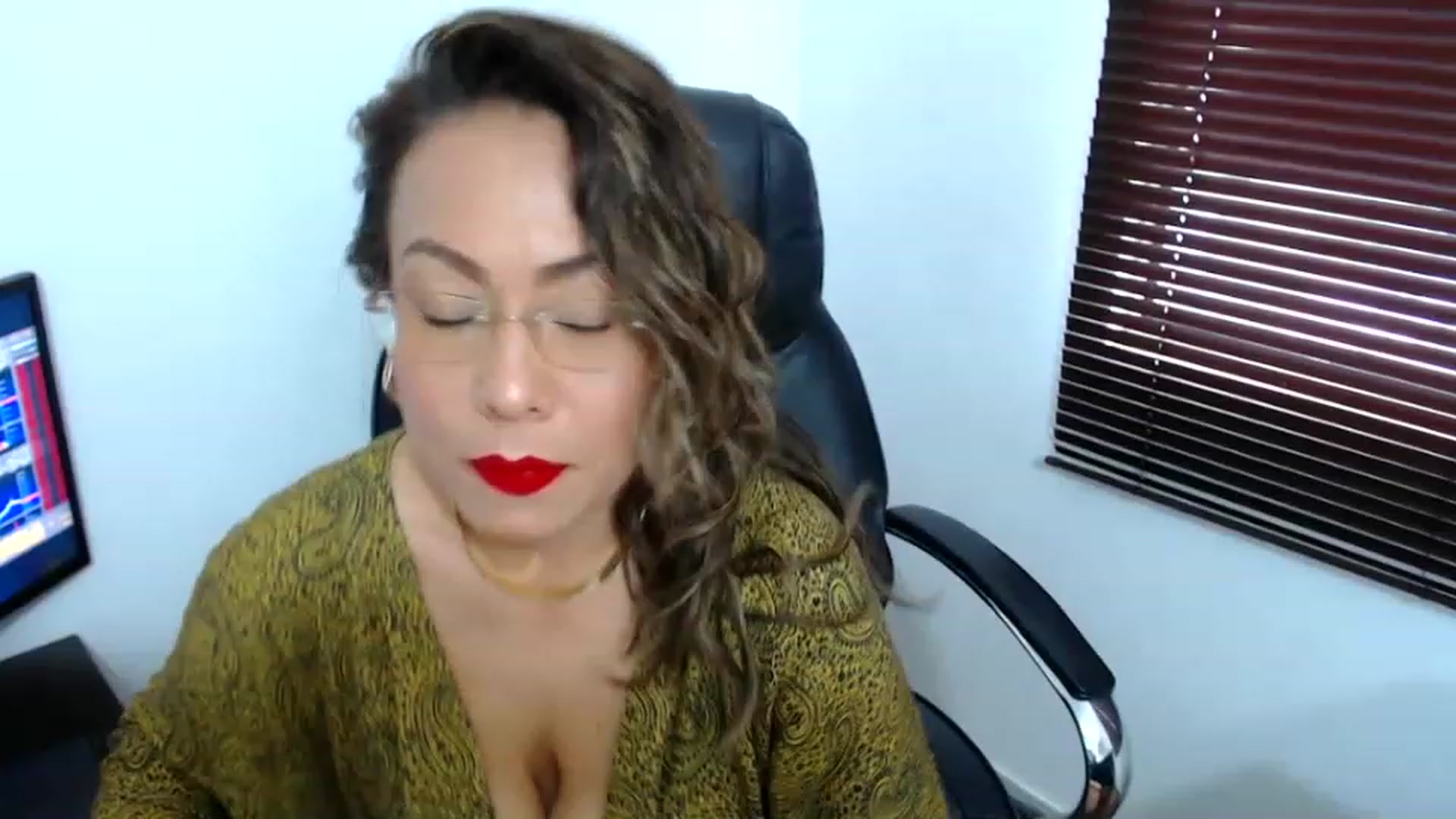 office_secret video thumbnail