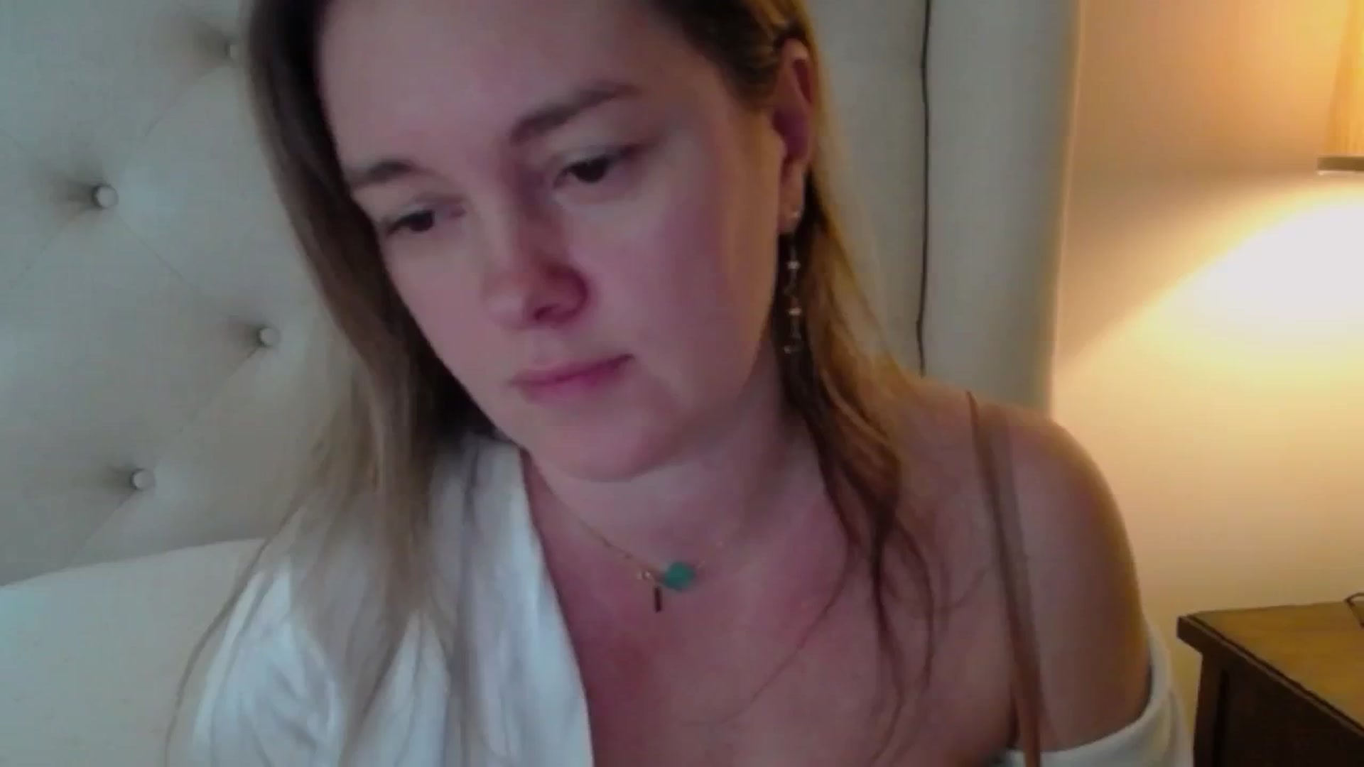 J0llye video thumbnail