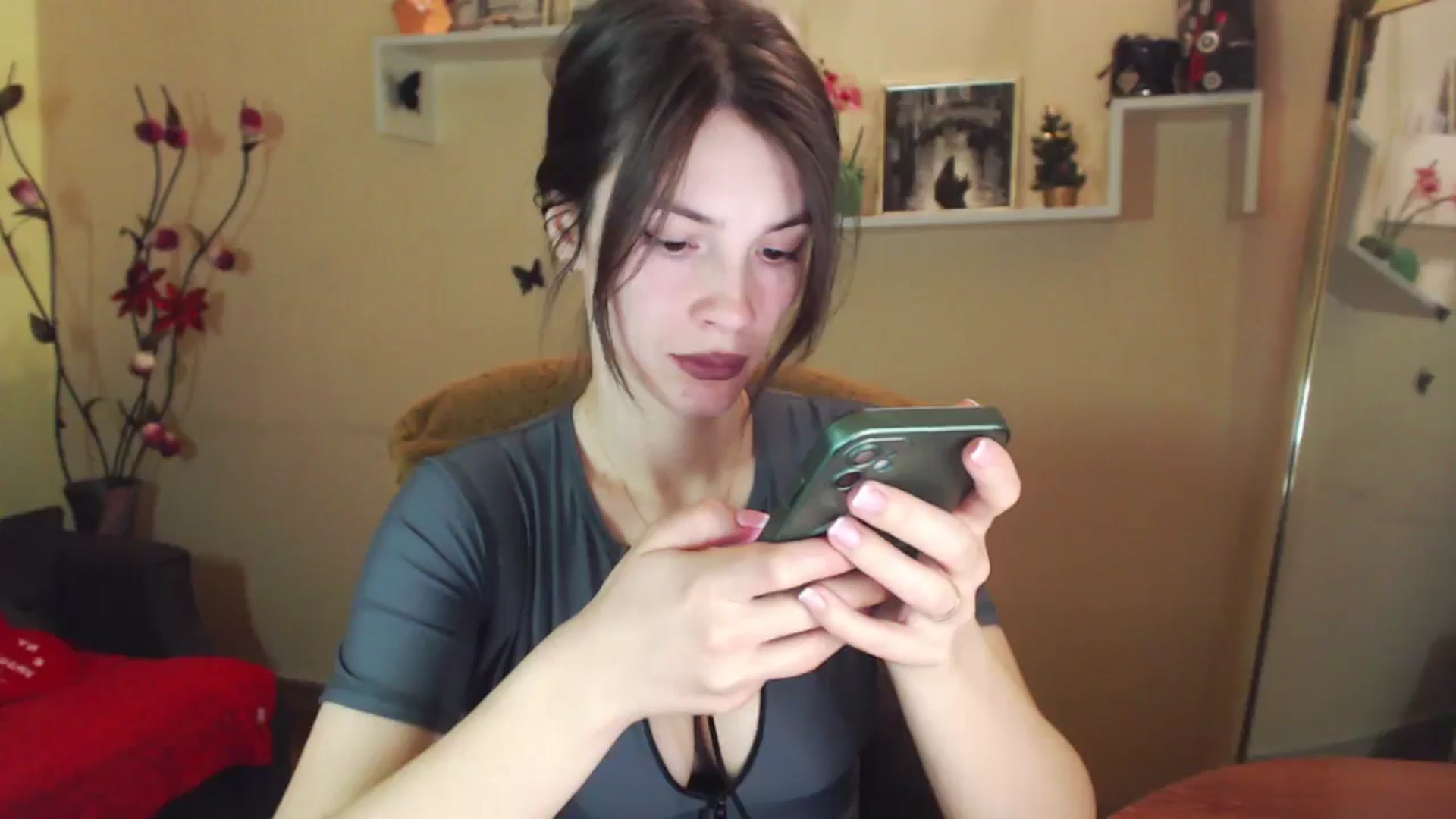 MiaRoony video thumbnail