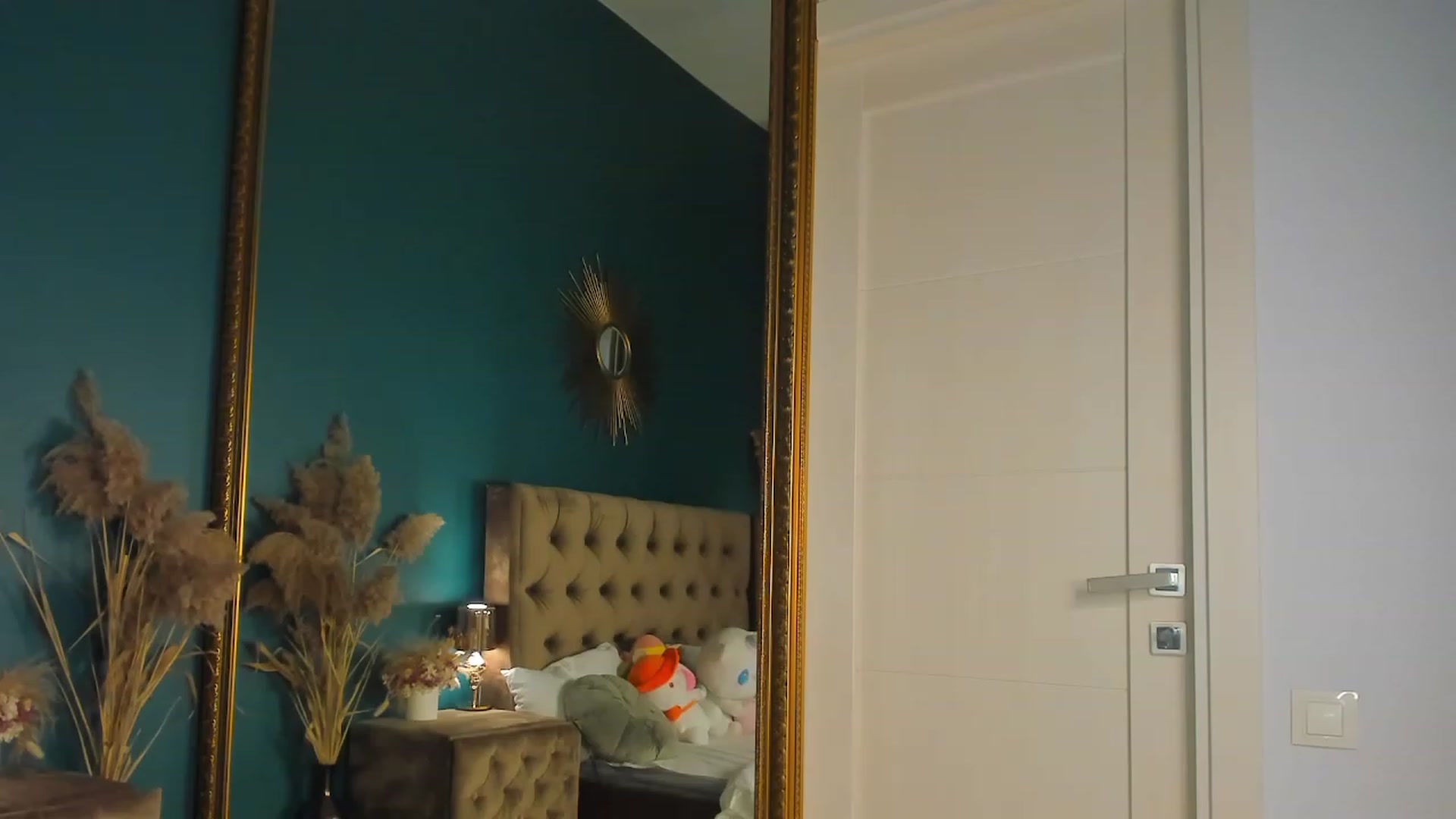 ElsaYoung video thumbnail