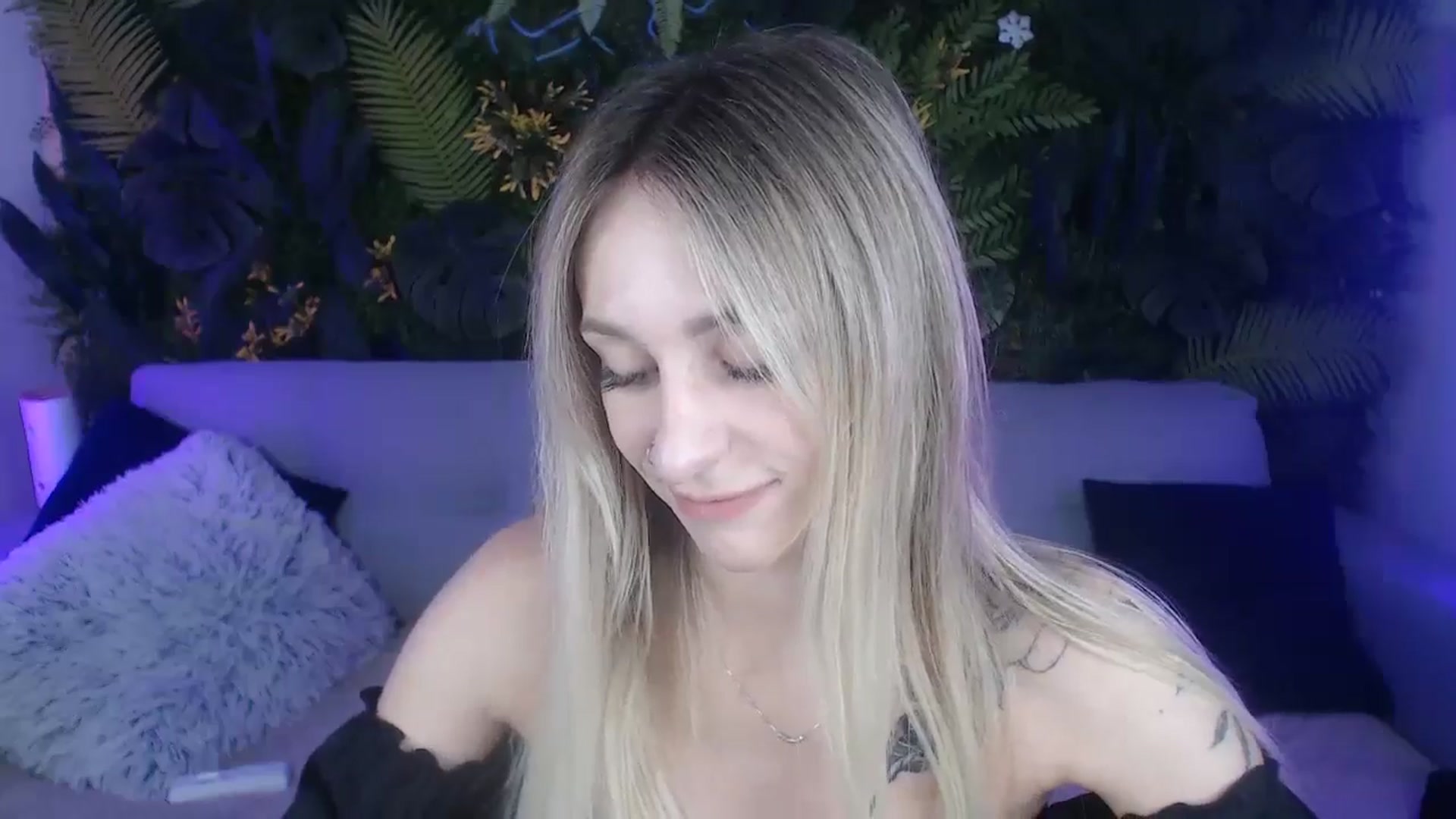Horny_Blond video thumbnail