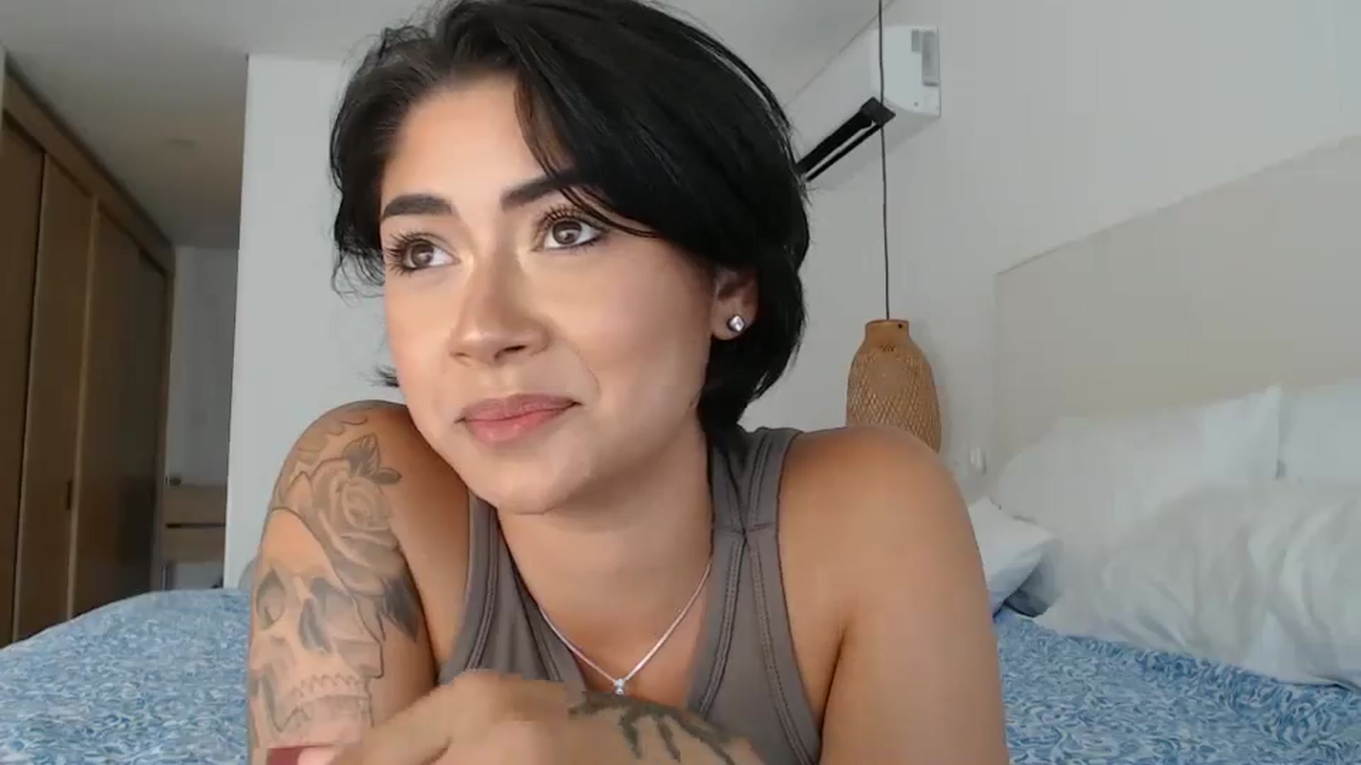 YourGoddessLu video thumbnail