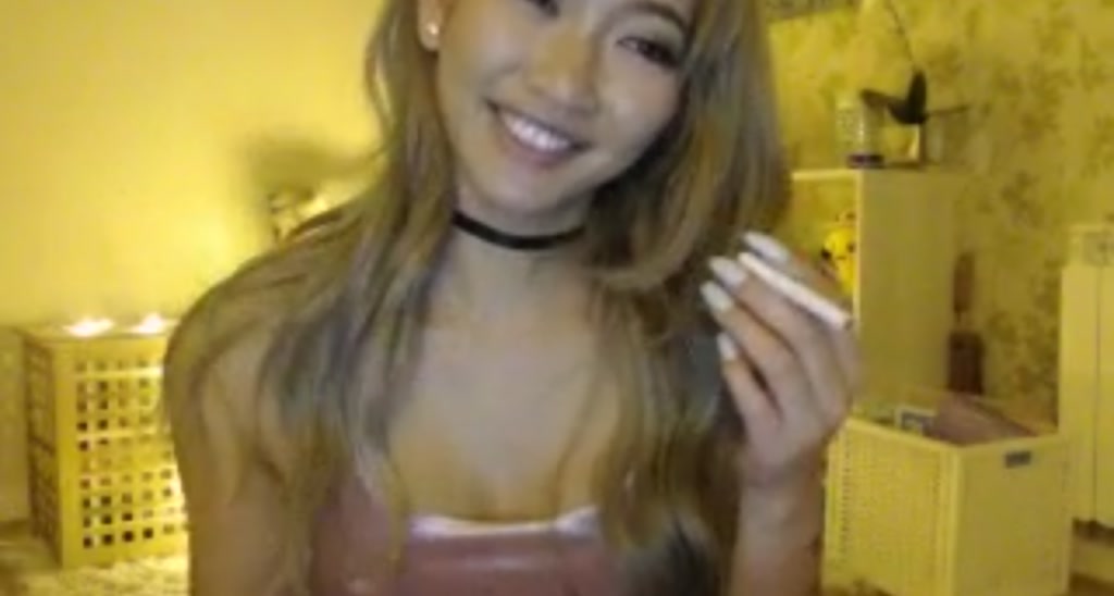 MissReinaT video thumbnail