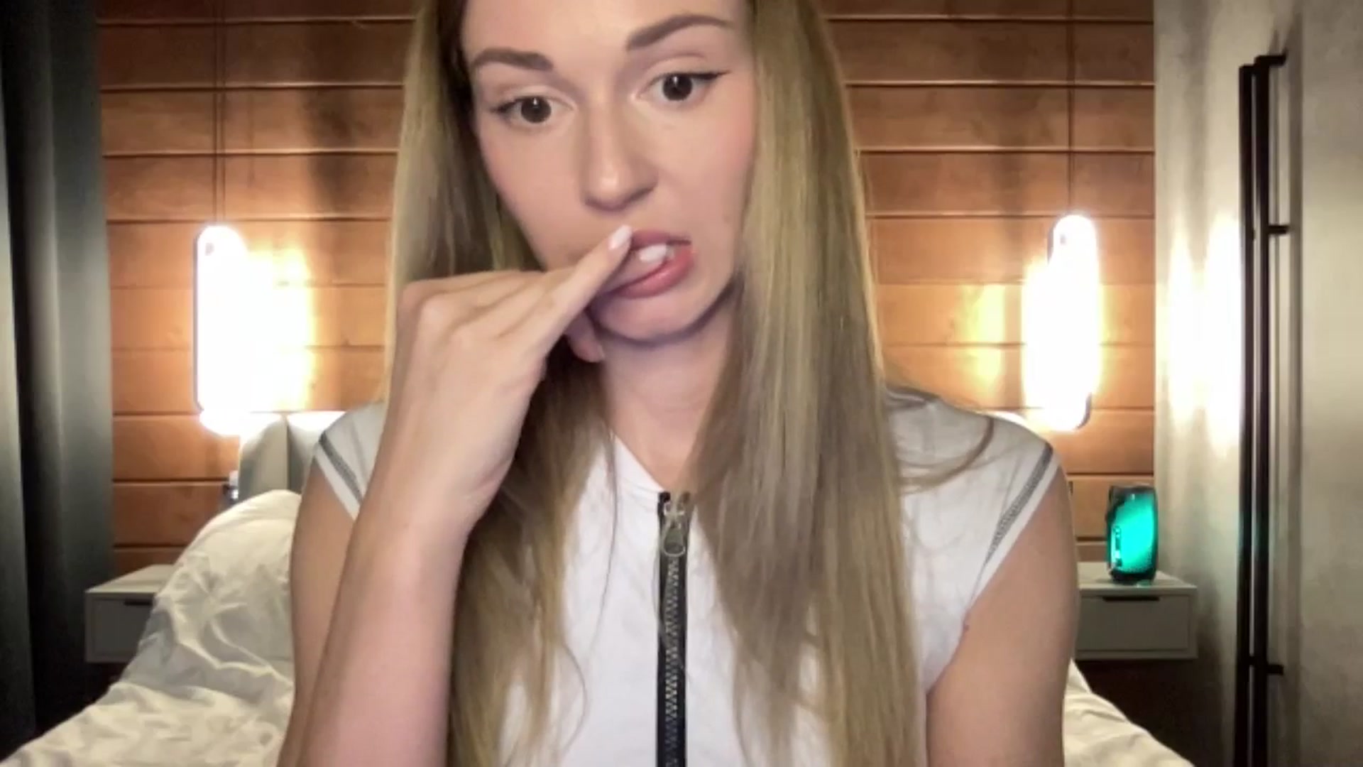 UniiqueMilana video thumbnail