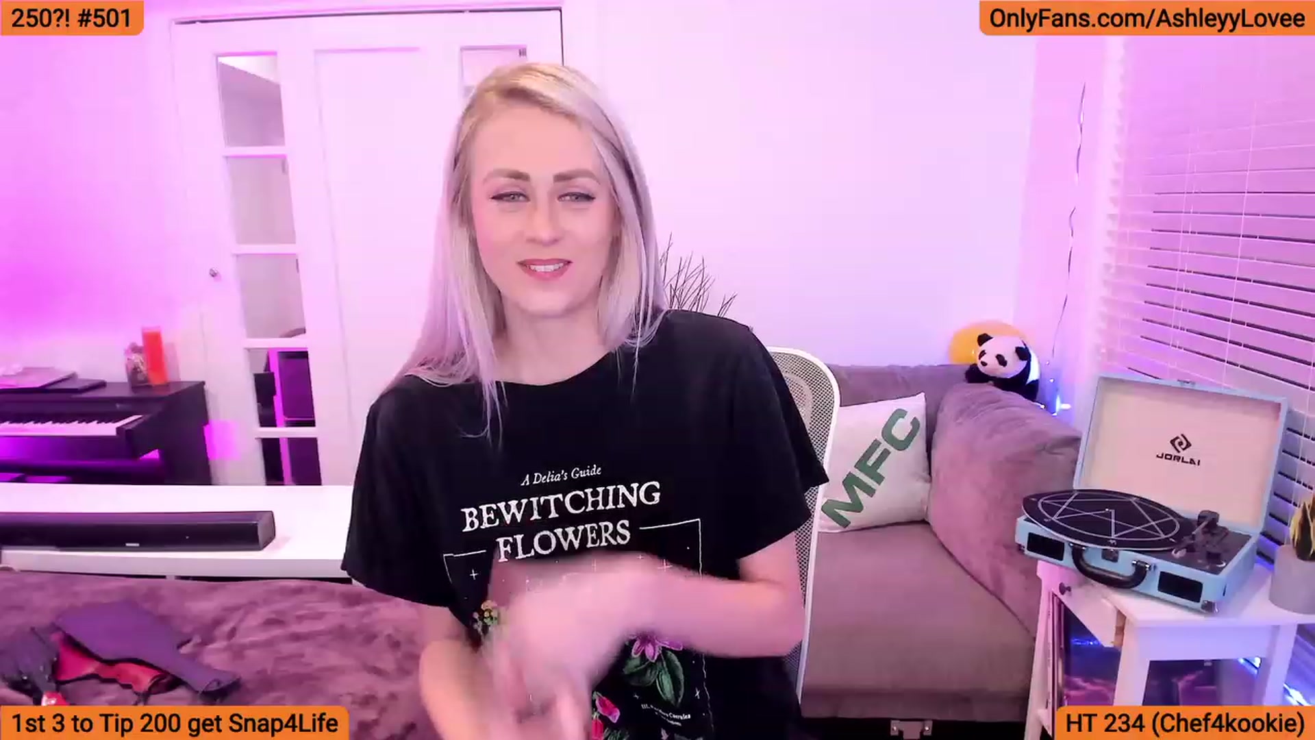 AshleyyLovee video thumbnail