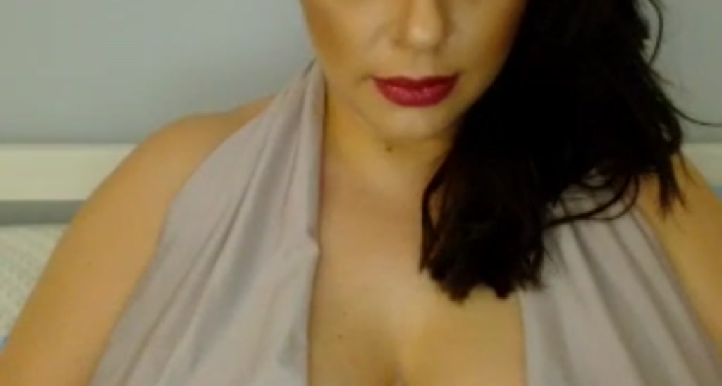 Llaria video thumbnail