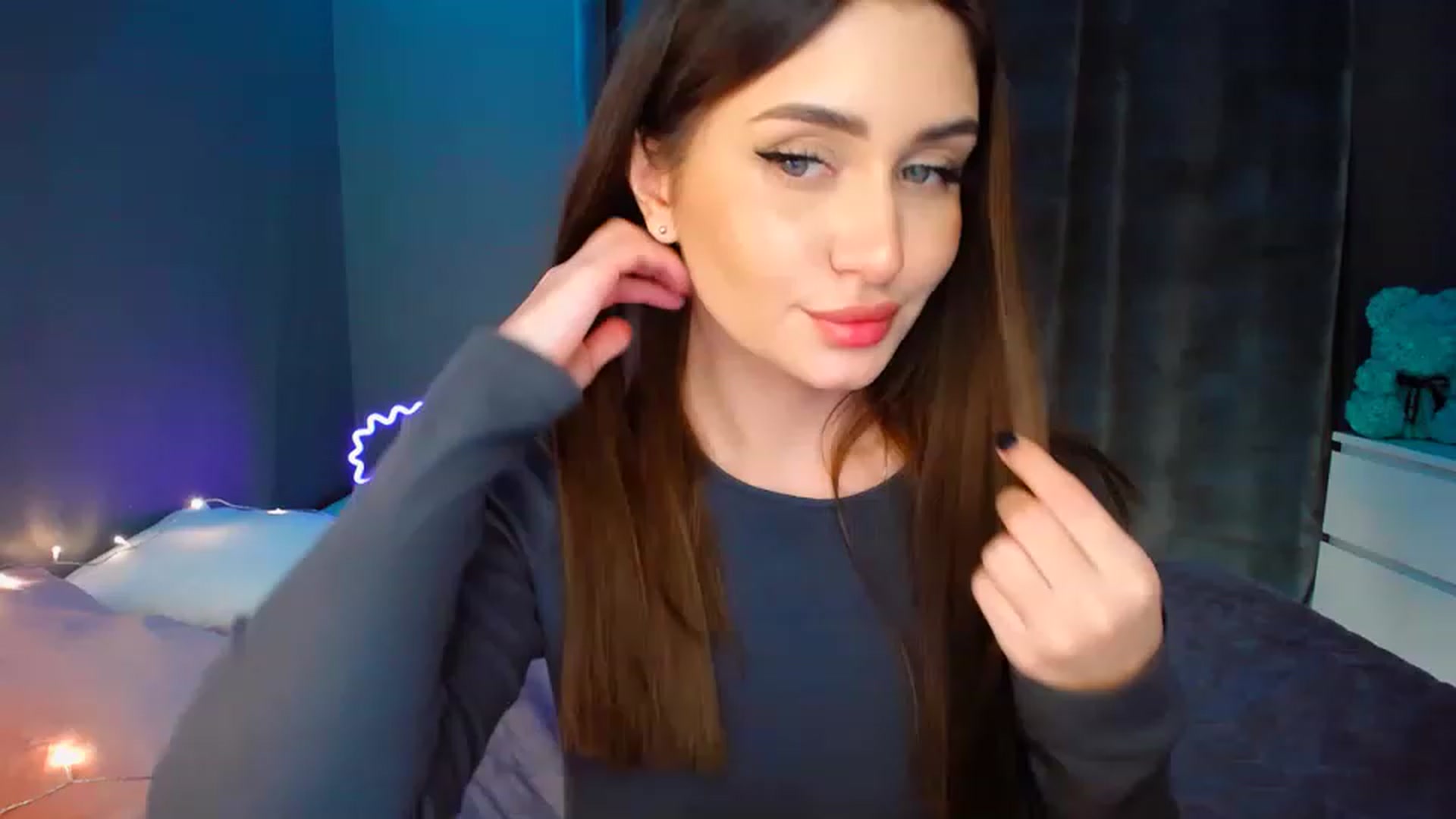 DollGlamourr video thumbnail