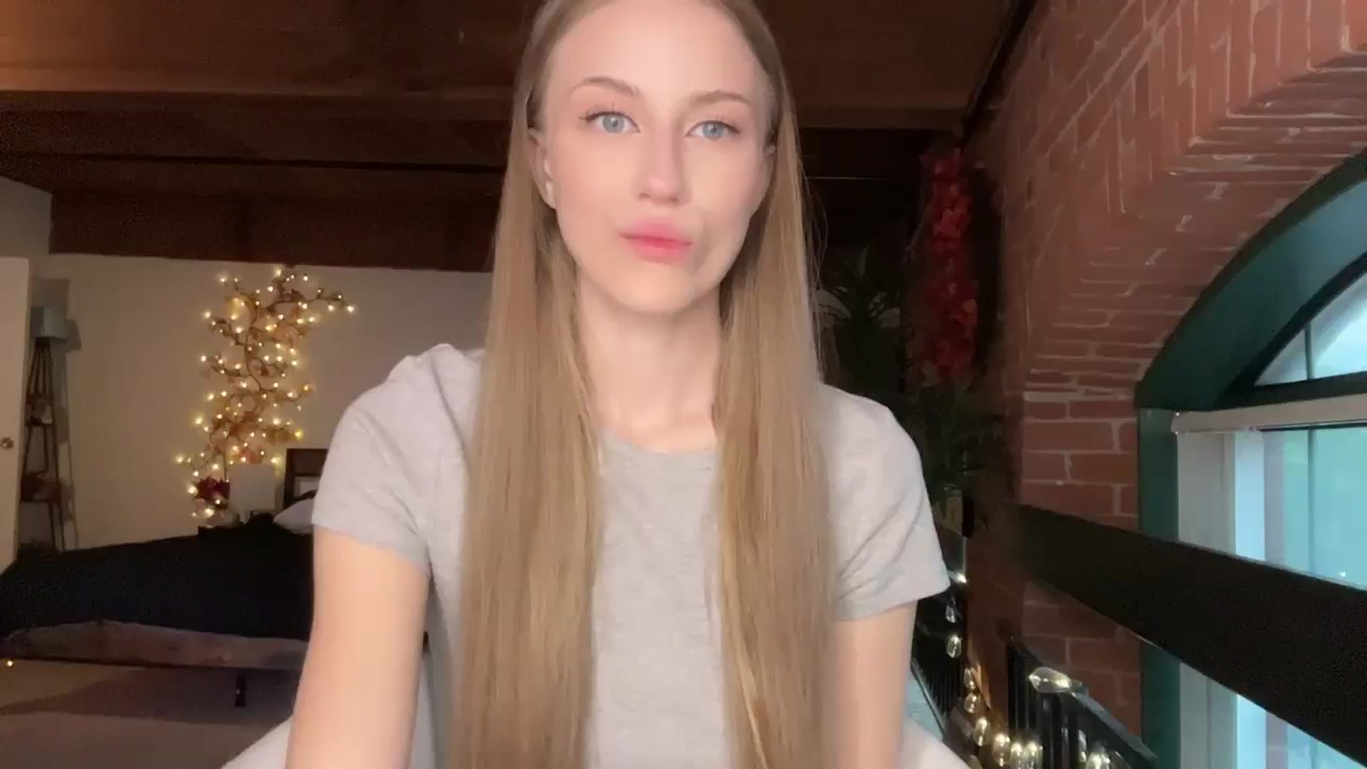 Luna_Moore1 video thumbnail