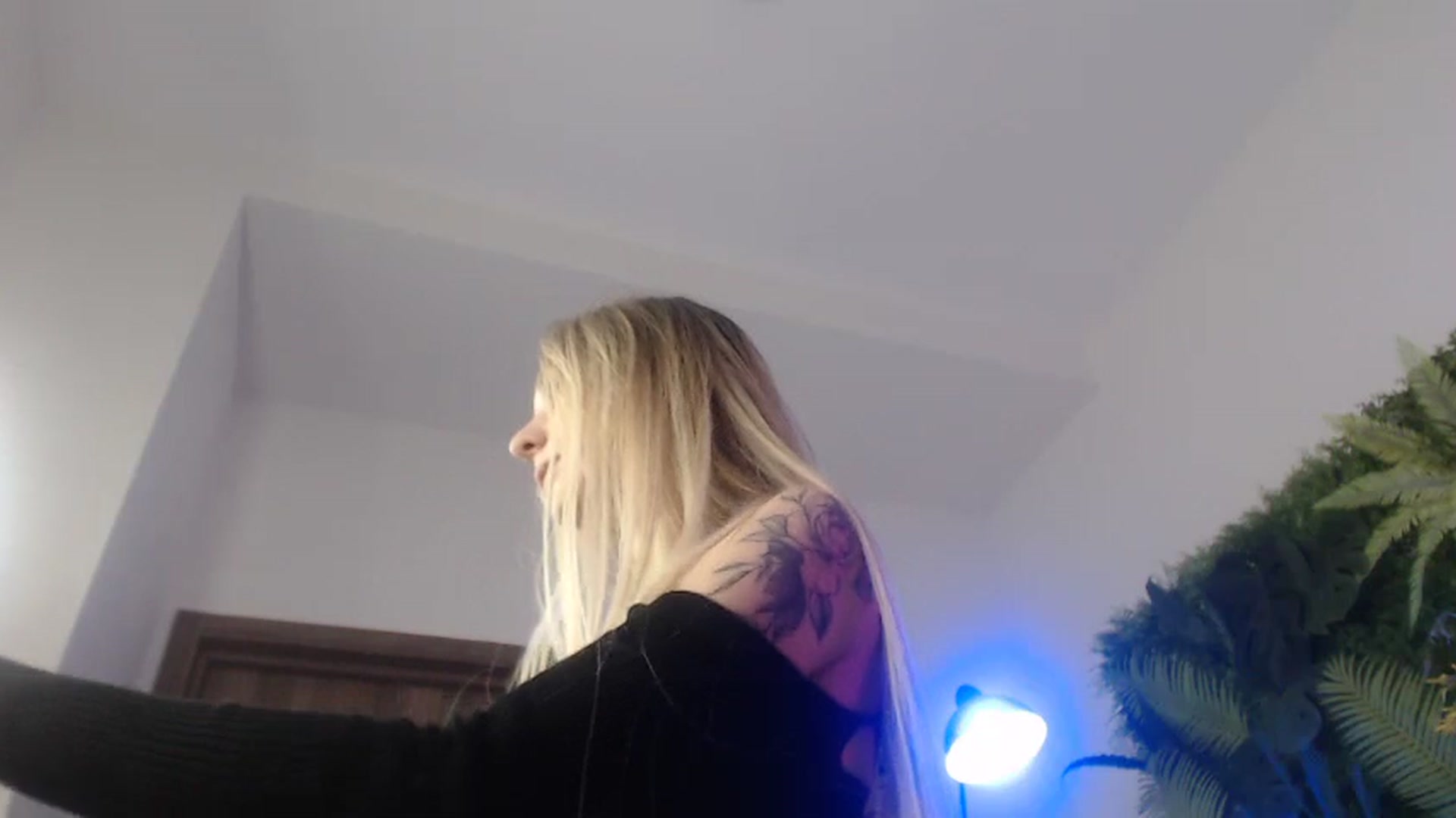 Horny_Blond video thumbnail
