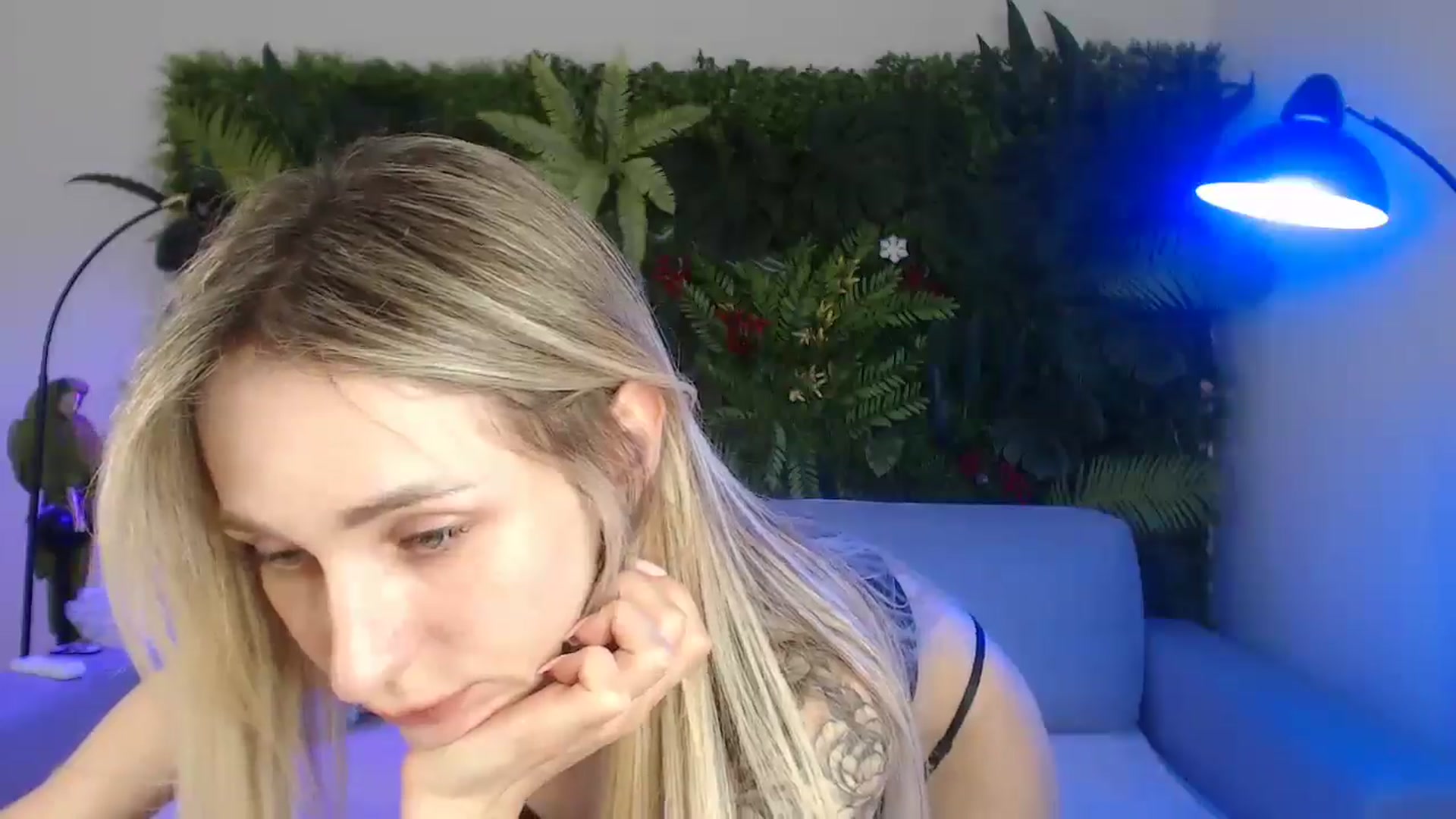 Horny_Blond video thumbnail