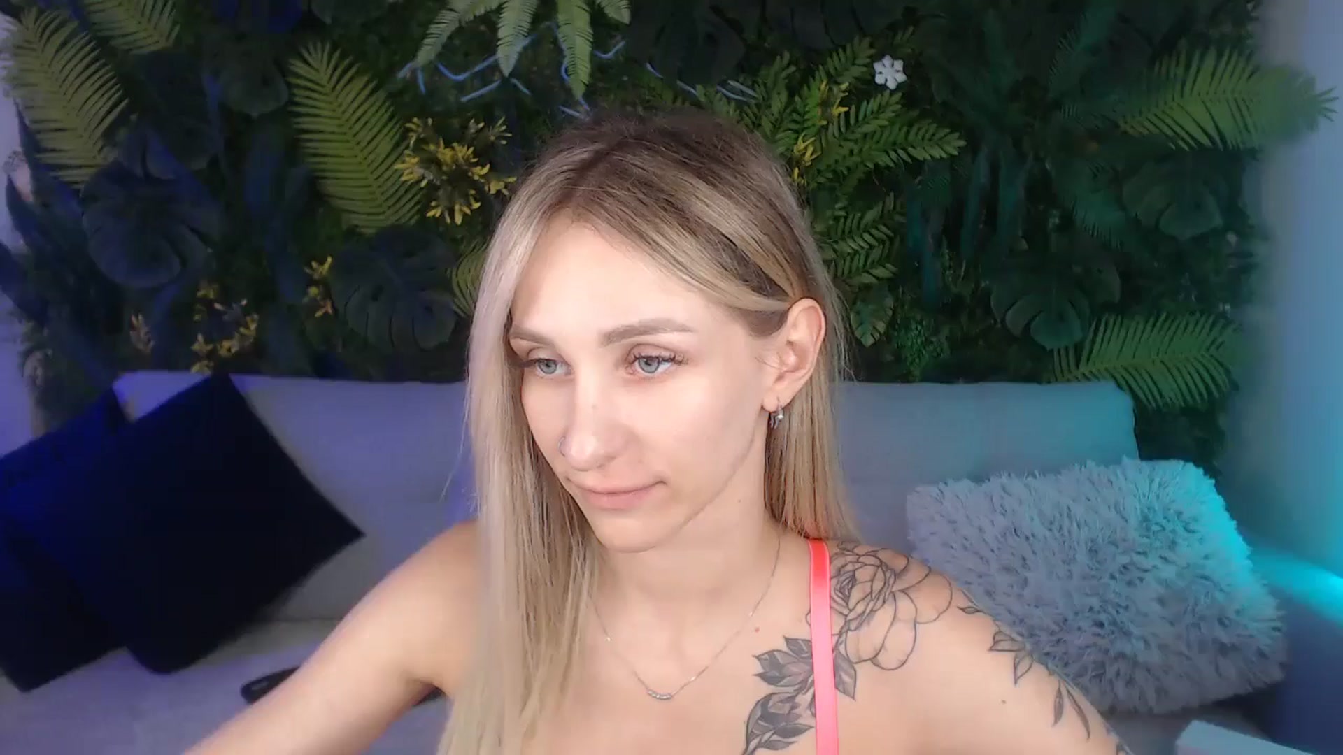 Horny_Blond video thumbnail