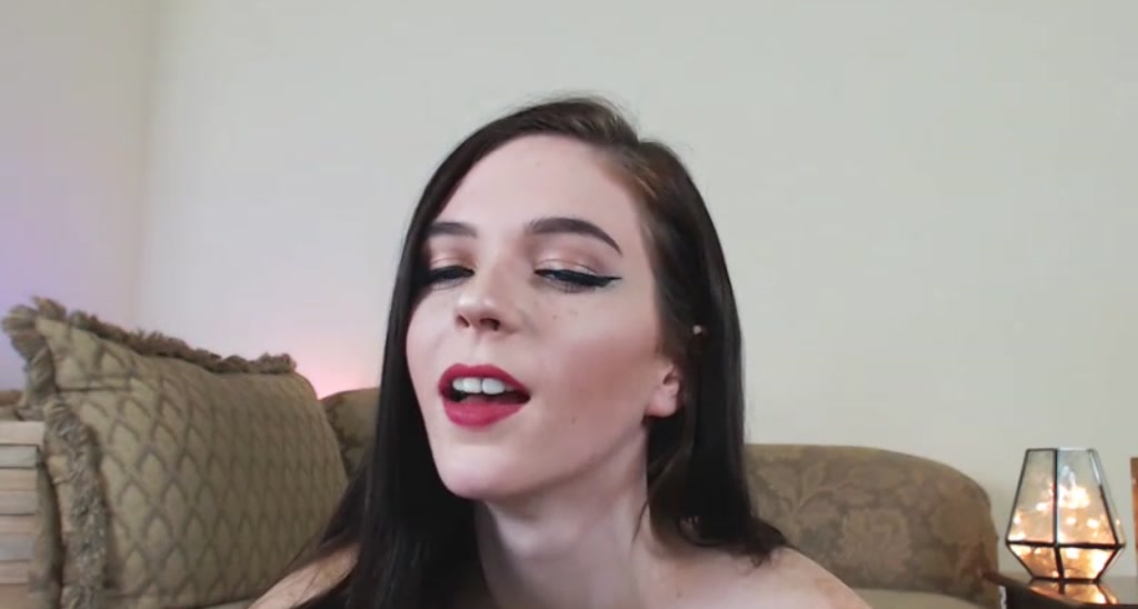 LaraLou video thumbnail