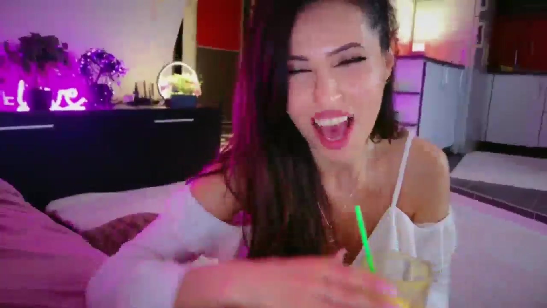 SmileyTinaa video thumbnail