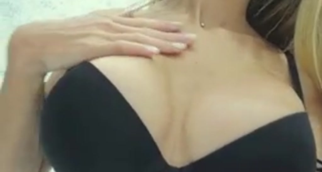 AvrilDollX video thumbnail