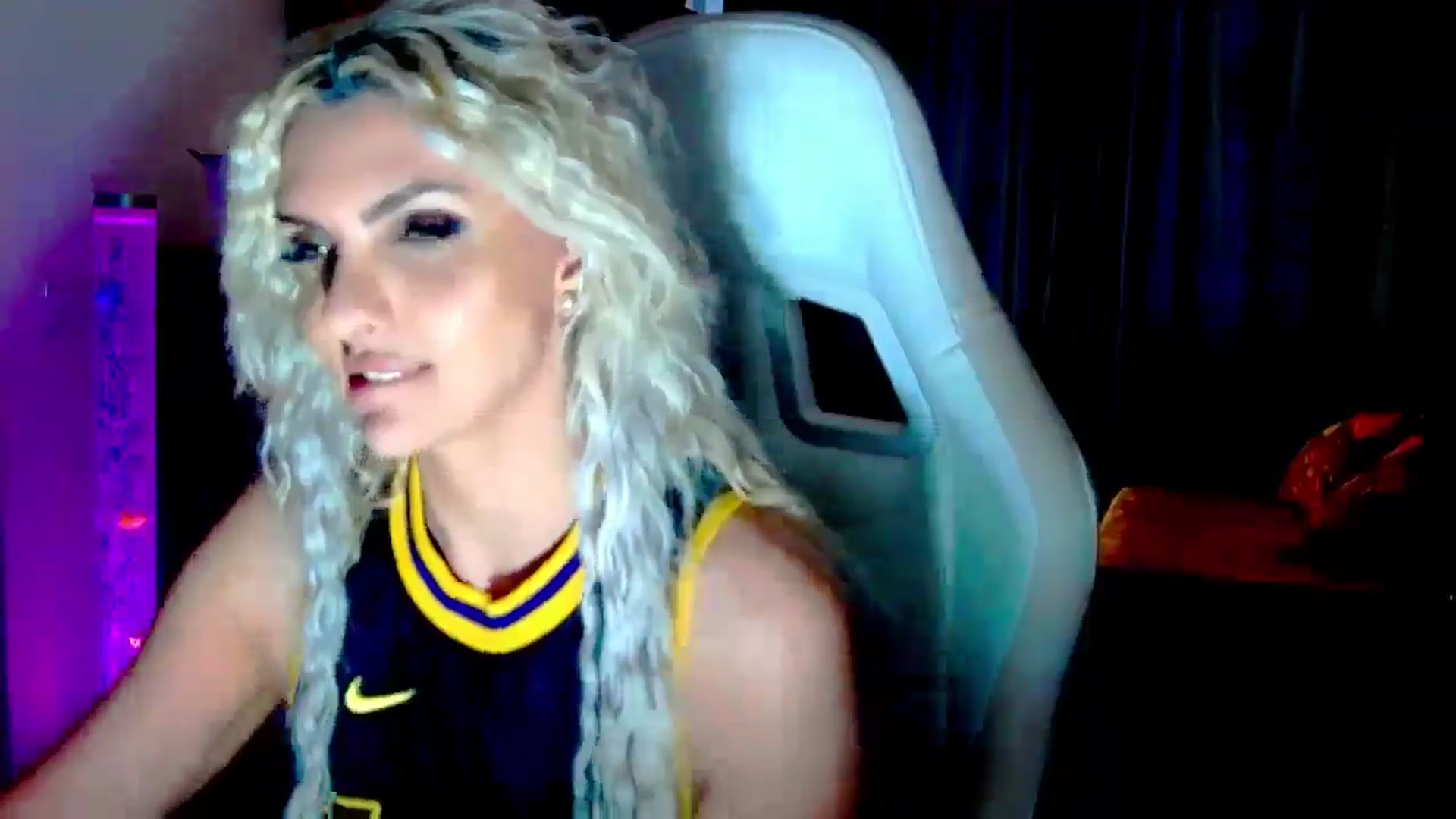 SunnyQueen video thumbnail