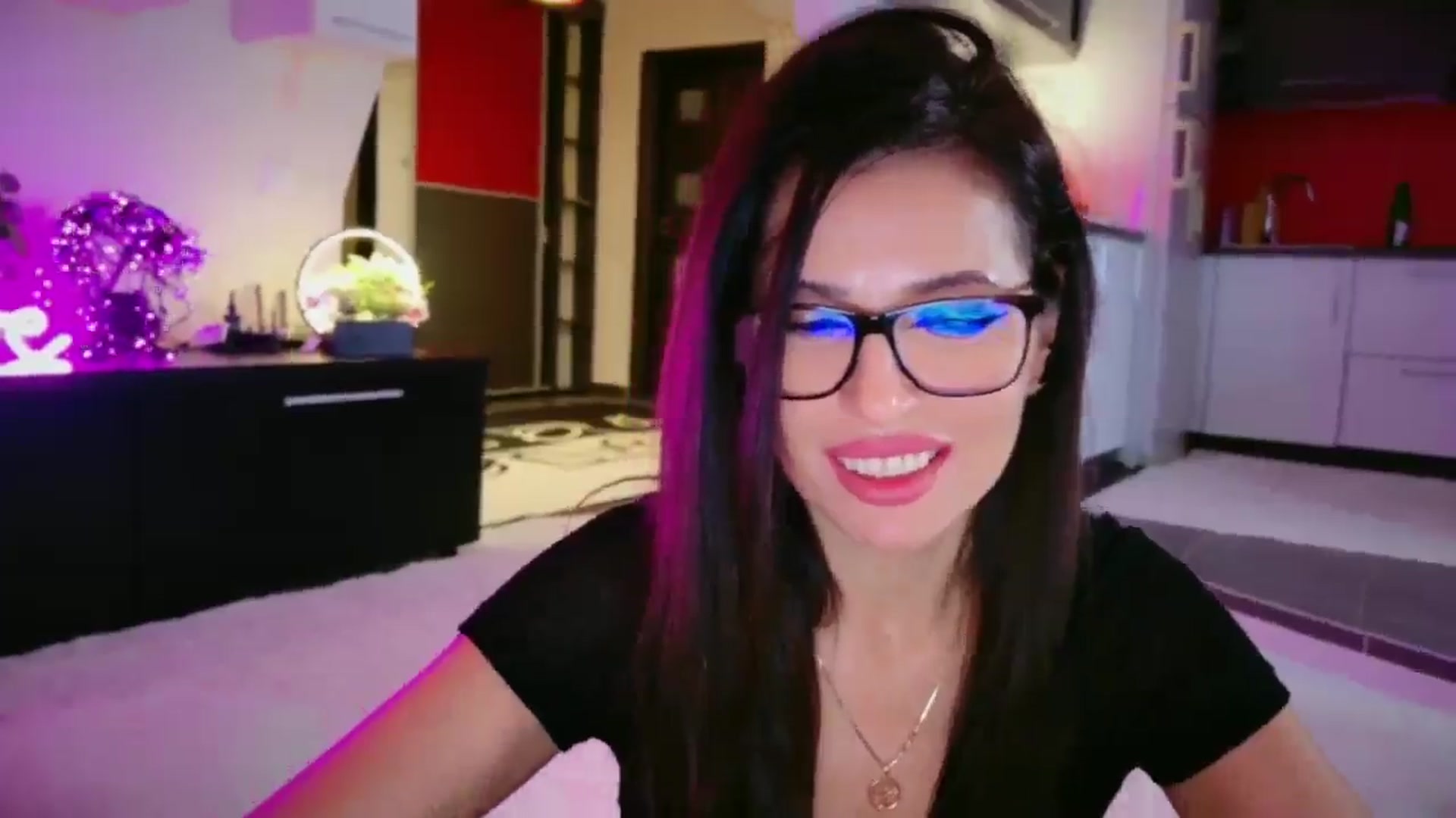 SmileyTinaa video thumbnail
