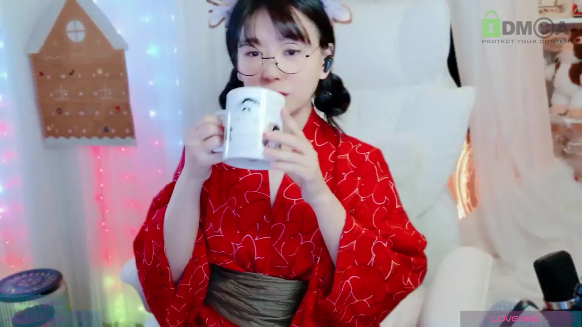 meowtheworld video thumbnail