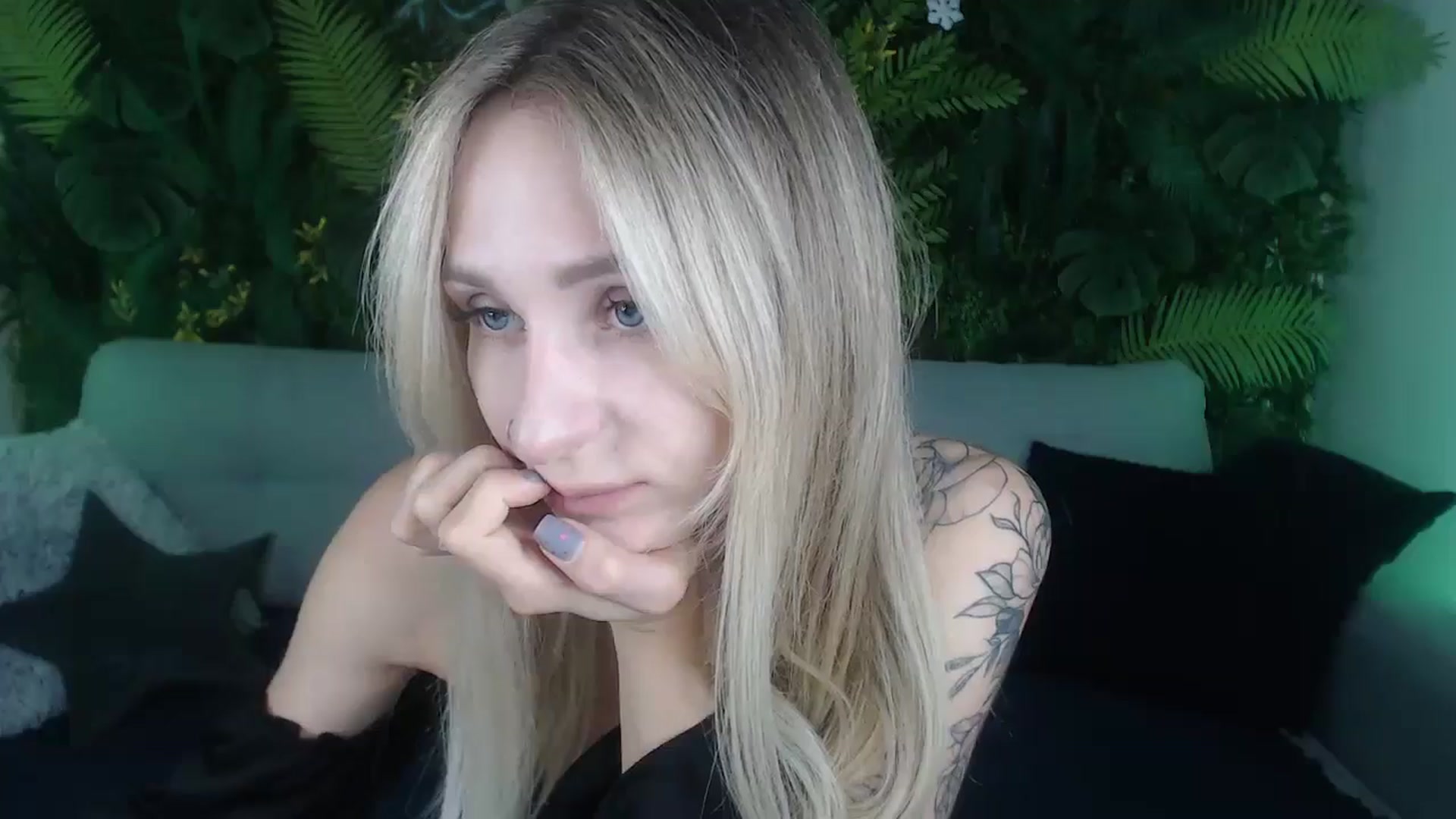 Horny_Blond video thumbnail